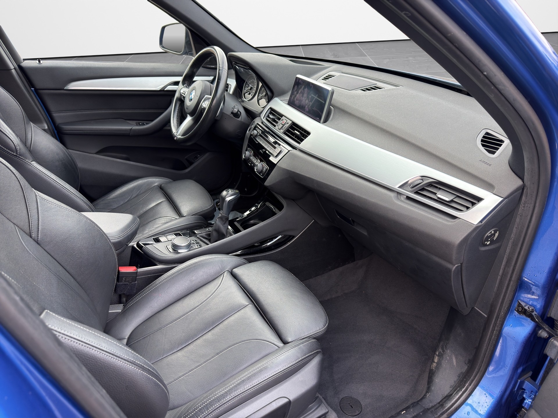 BMW X1 sDrive 18d M Sport Steptronic-image-13