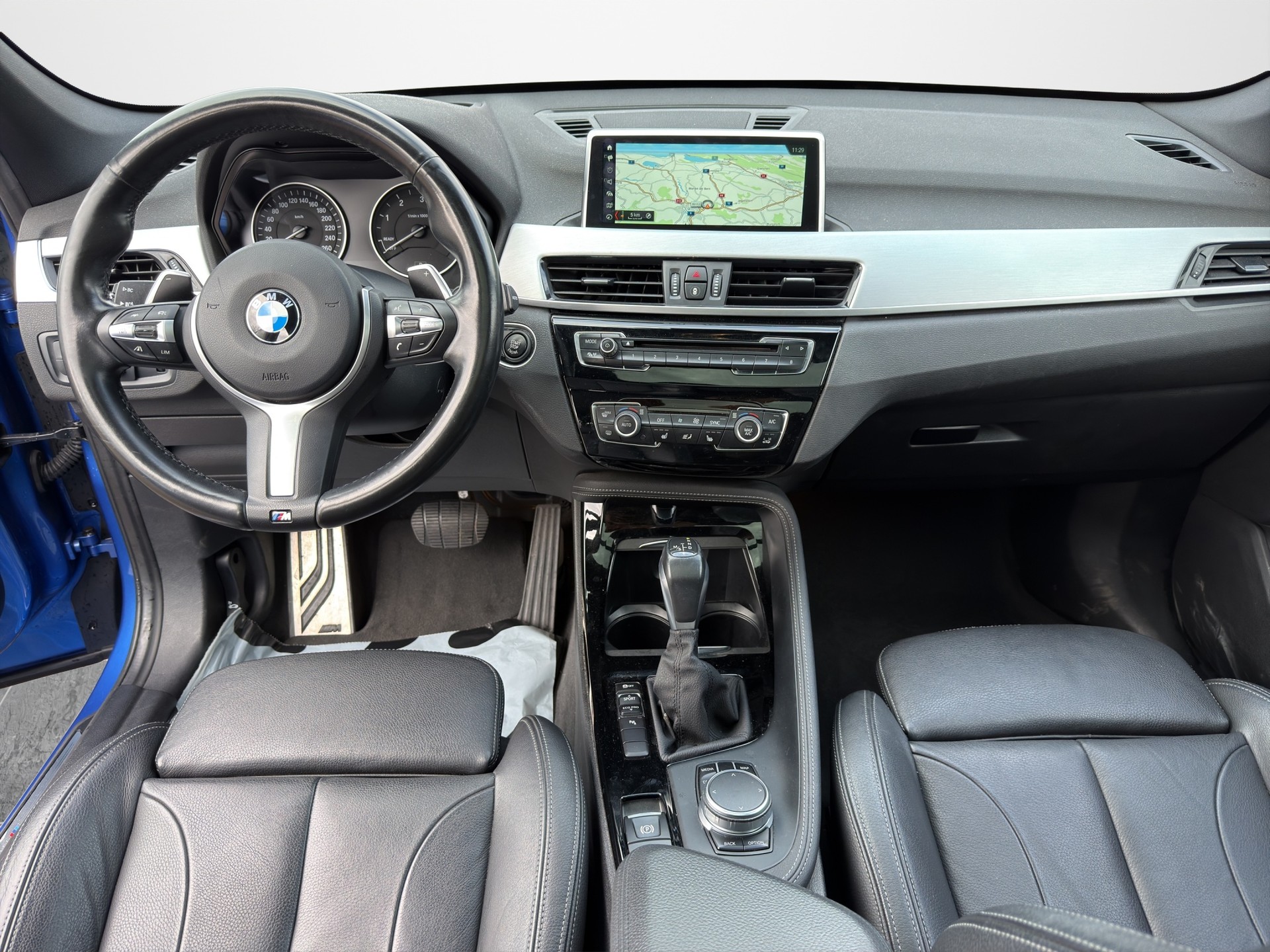 BMW X1 sDrive 18d M Sport Steptronic-image-11