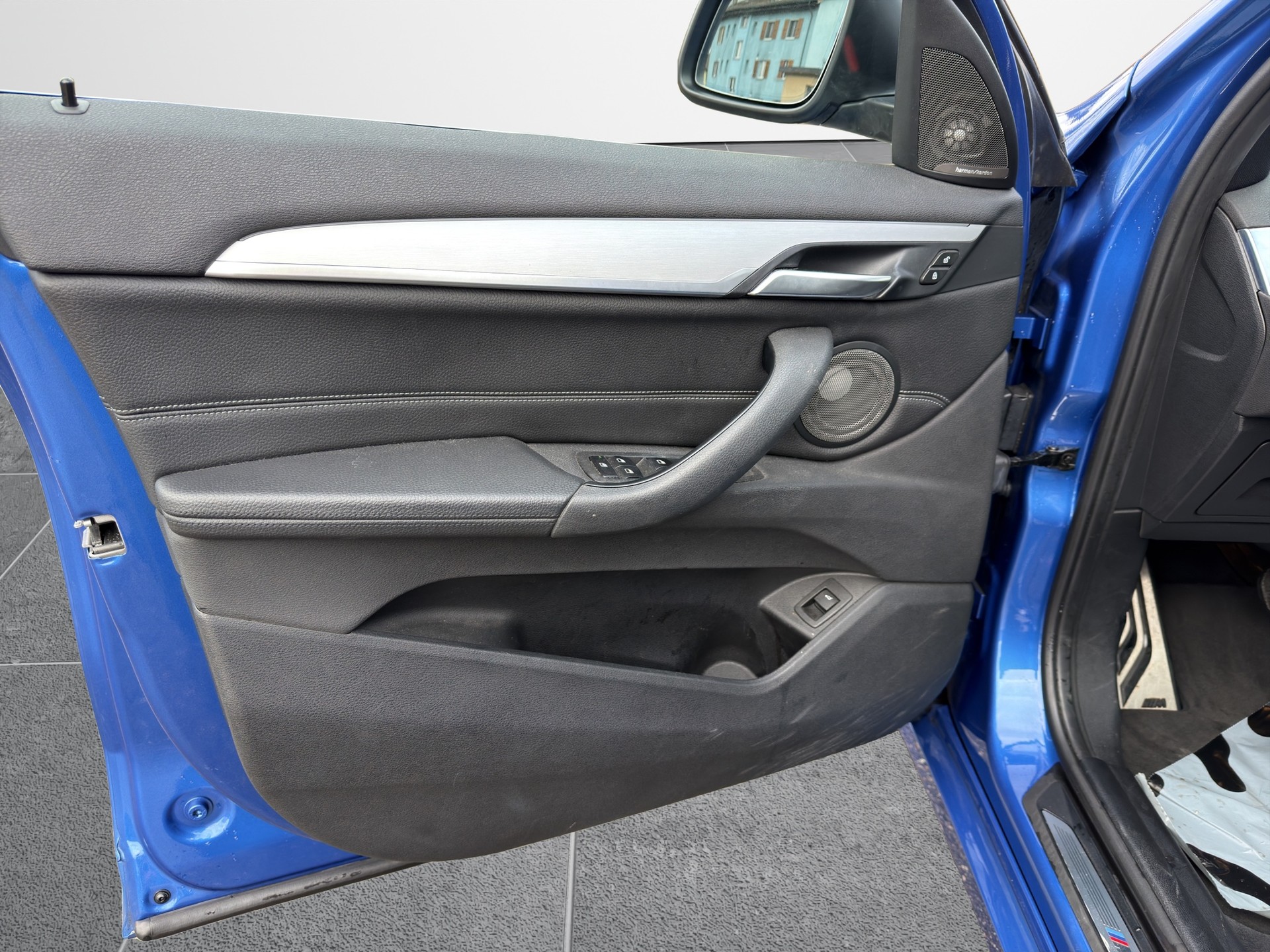 BMW X1 sDrive 18d M Sport Steptronic-image-15