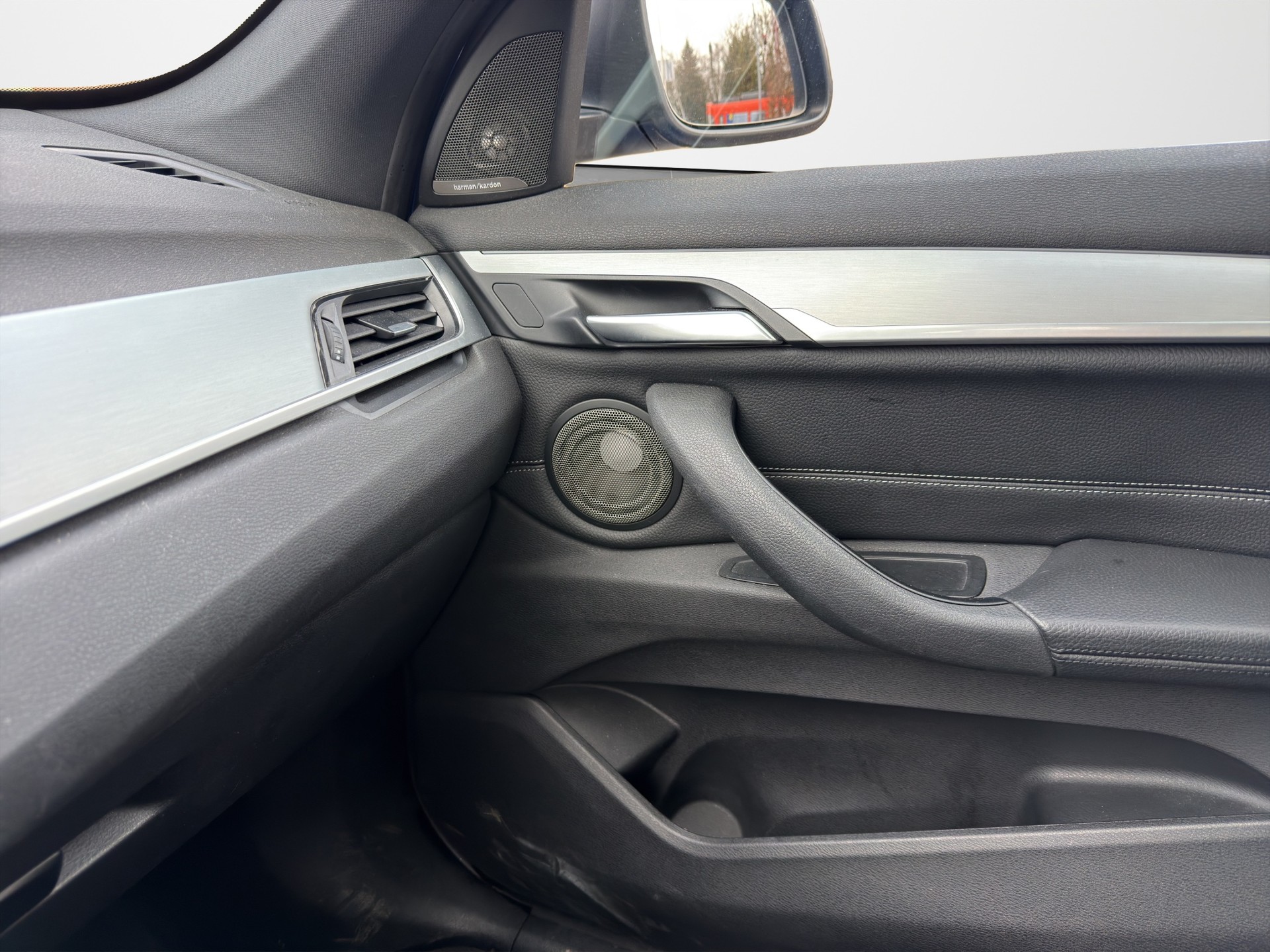 BMW X1 sDrive 18d M Sport Steptronic-image-16