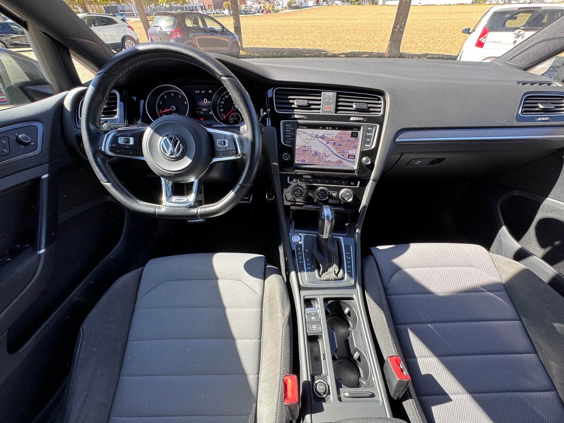VW 1.4 TSI ACT Lounge R-Line DSG-image-8