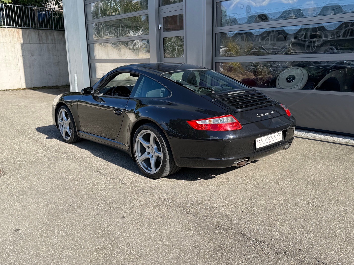 PORSCHE Carrera-image-3