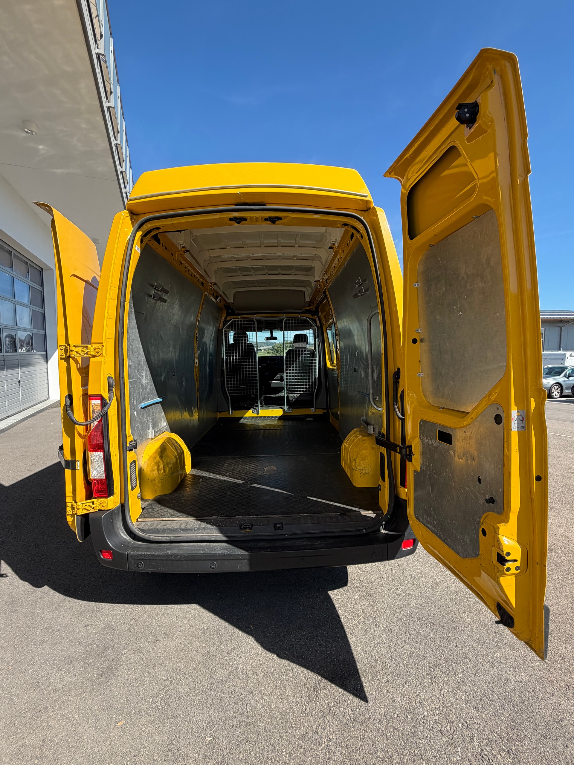 RENAULT Master T35 2.3dCi 130 L3H3-image-8