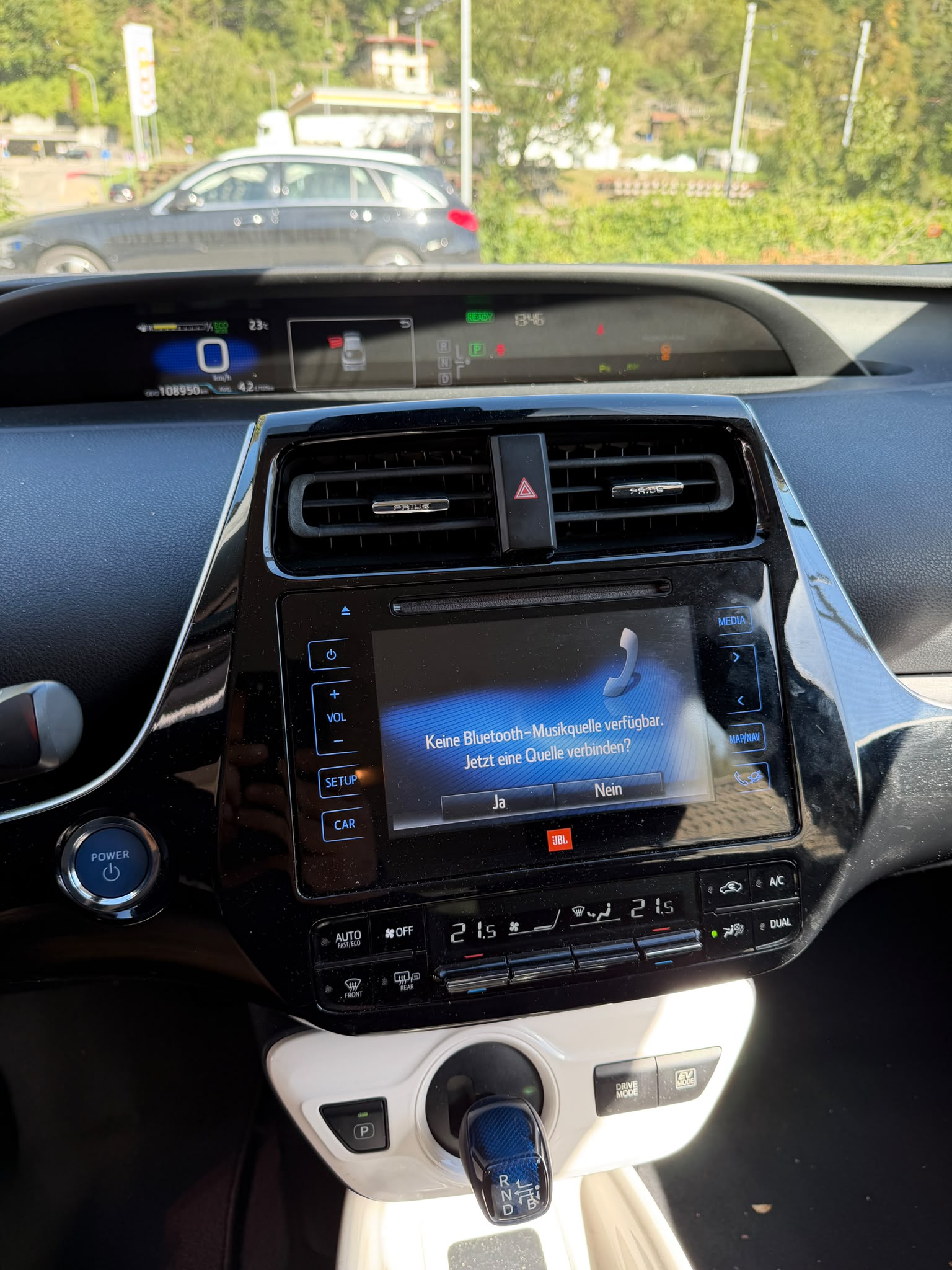 TOYOTA Prius 1.8 VVT-i HSD Sol-image-6