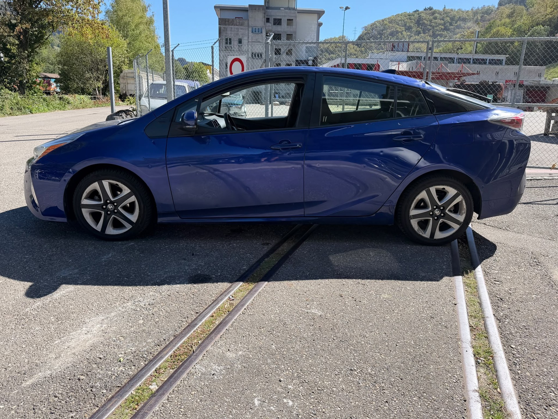 TOYOTA Prius 1.8 VVT-i HSD Sol-image-5
