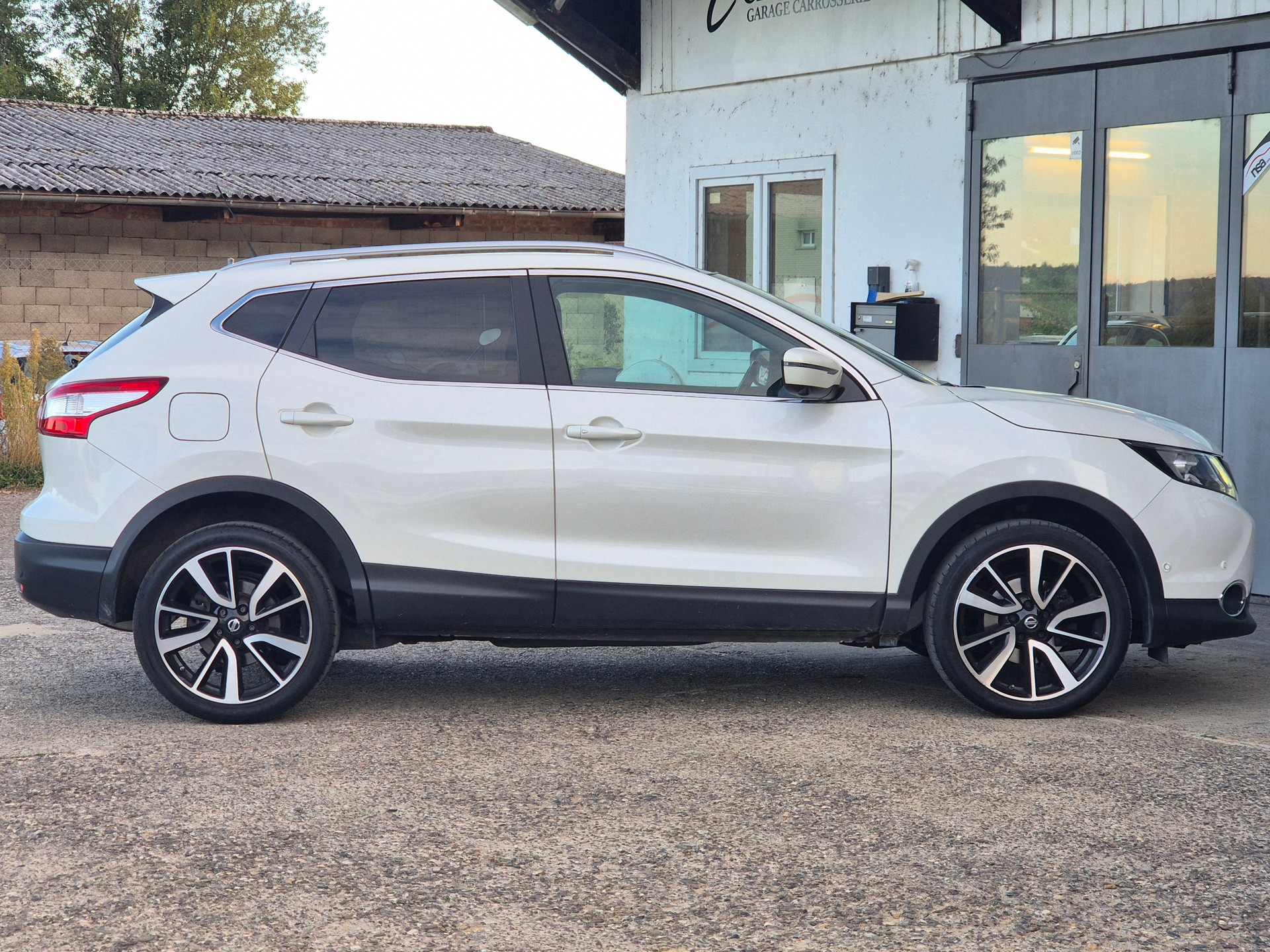 NISSAN Qashqai 1.6 dCi 360° ALL-MODE 4x4-image-4