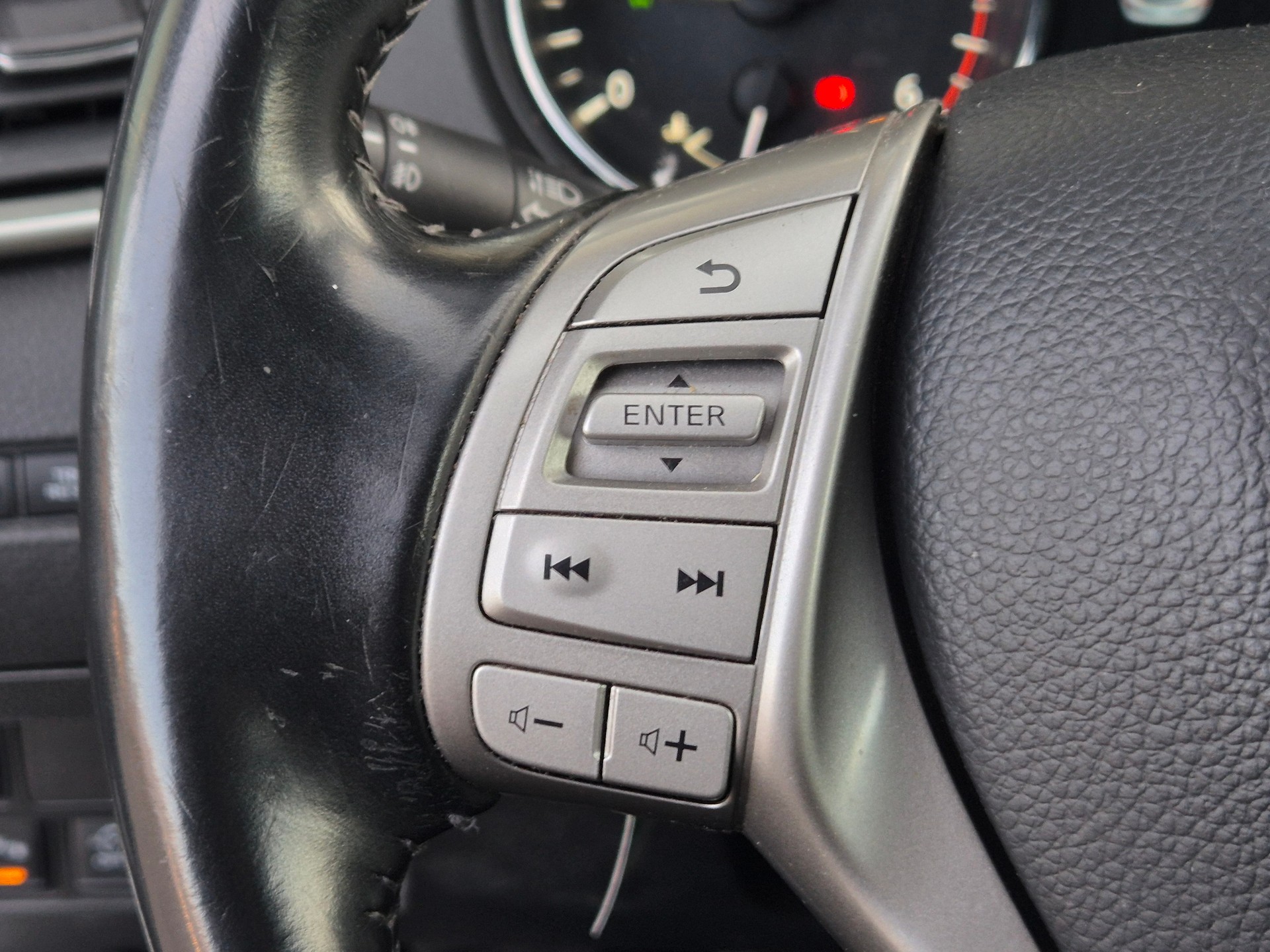 NISSAN Qashqai 1.6 dCi 360° ALL-MODE 4x4-image-27