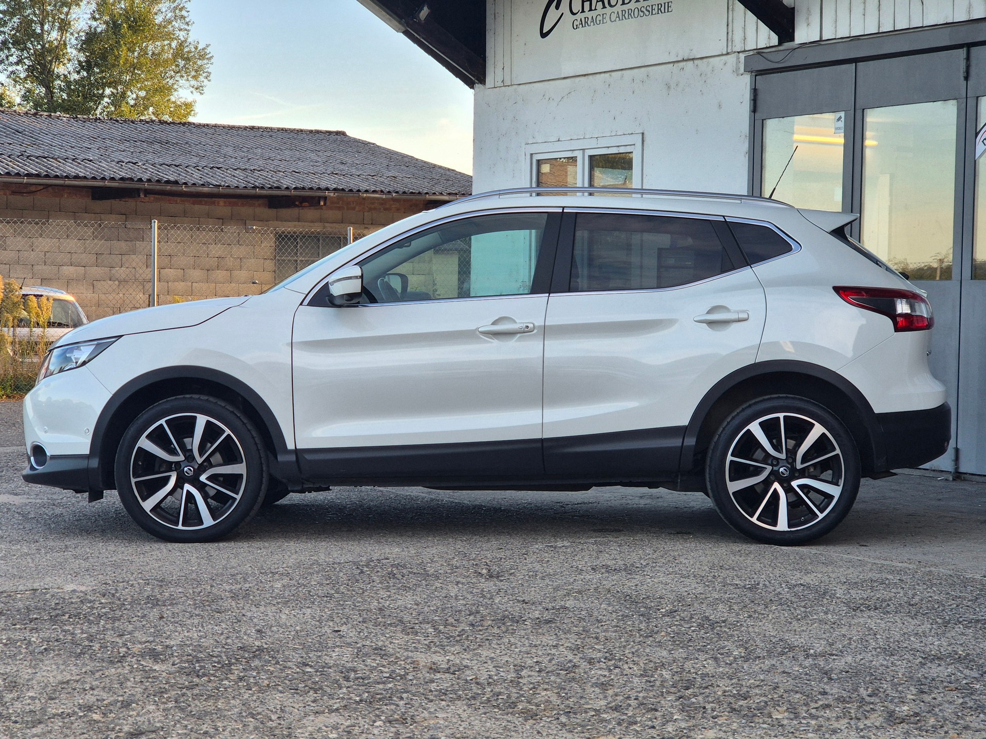 NISSAN Qashqai 1.6 dCi 360° ALL-MODE 4x4-image-9