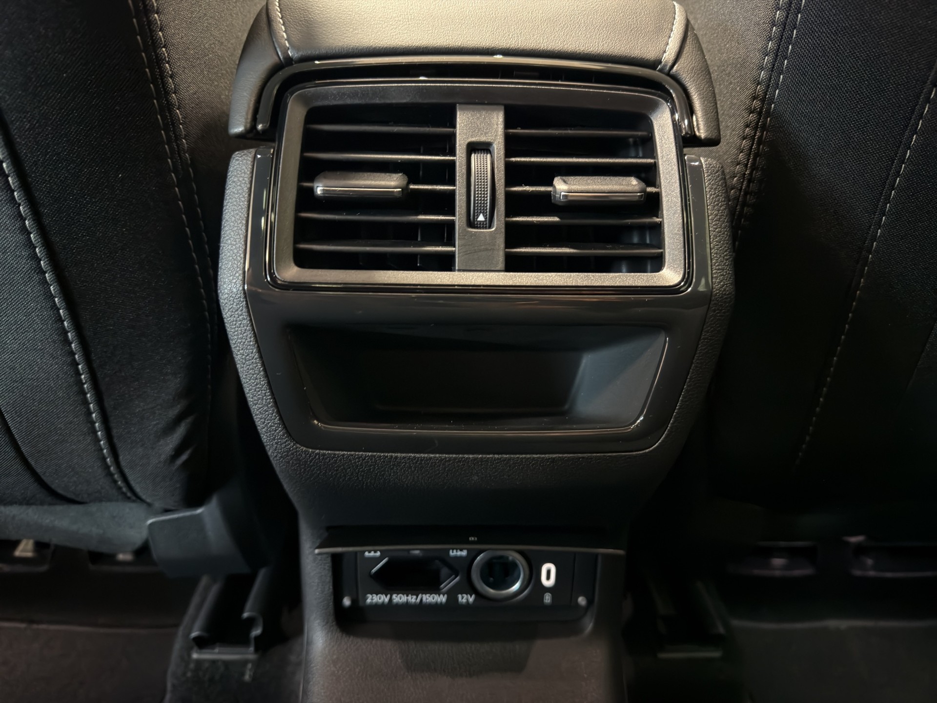 SKODA Karoq 2.0 TSI SportLine 4x4 DSG-image-29