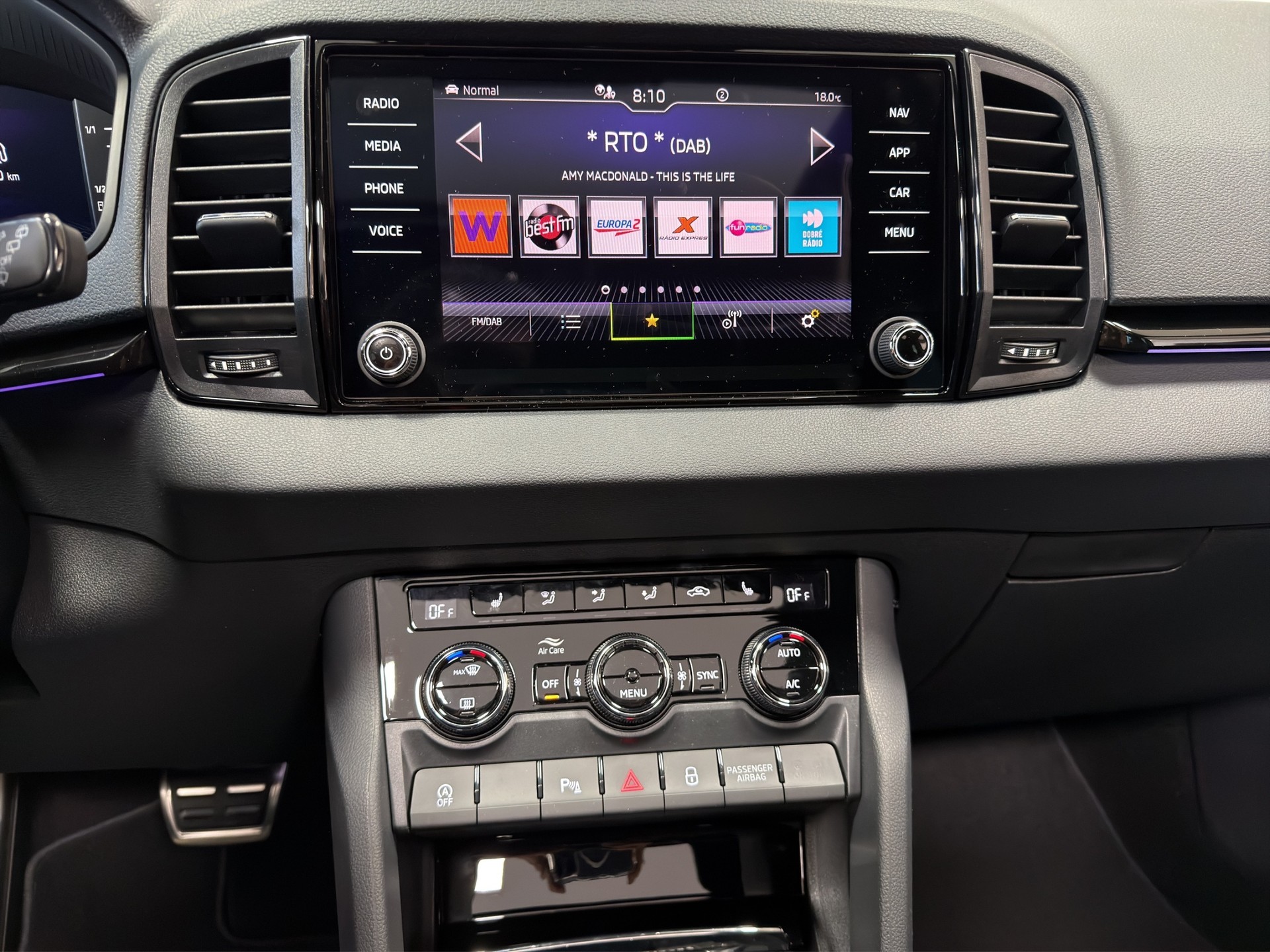 SKODA Karoq 2.0 TSI SportLine 4x4 DSG-image-25