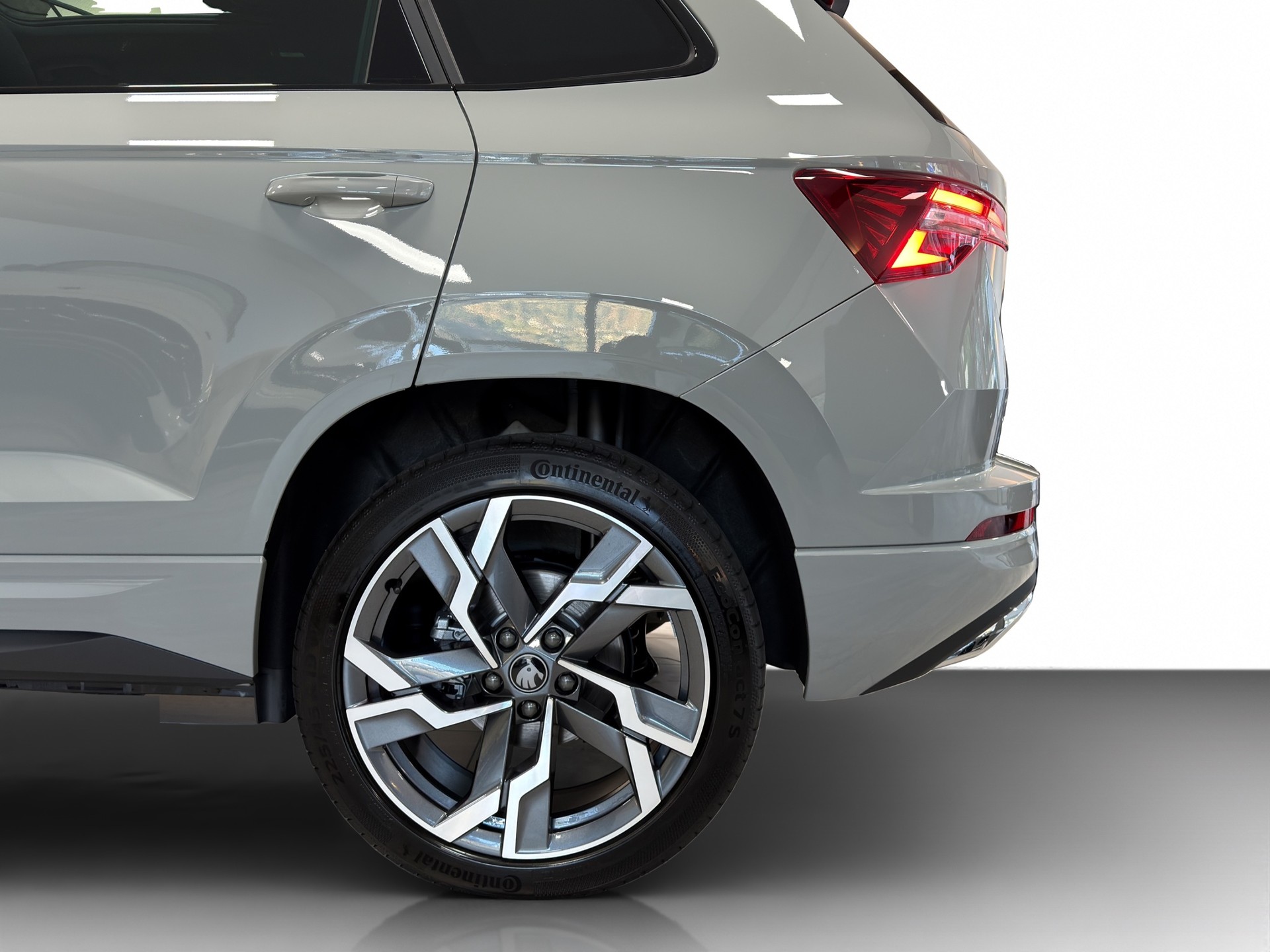 SKODA Karoq 2.0 TSI SportLine 4x4 DSG-image-15