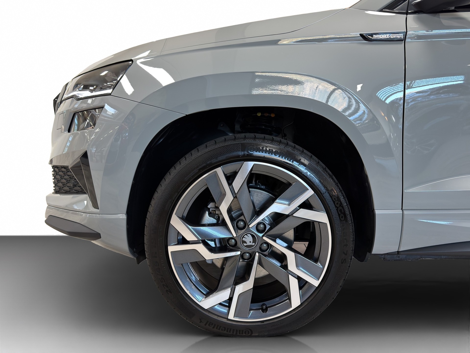 SKODA Karoq 2.0 TSI SportLine 4x4 DSG-image-1