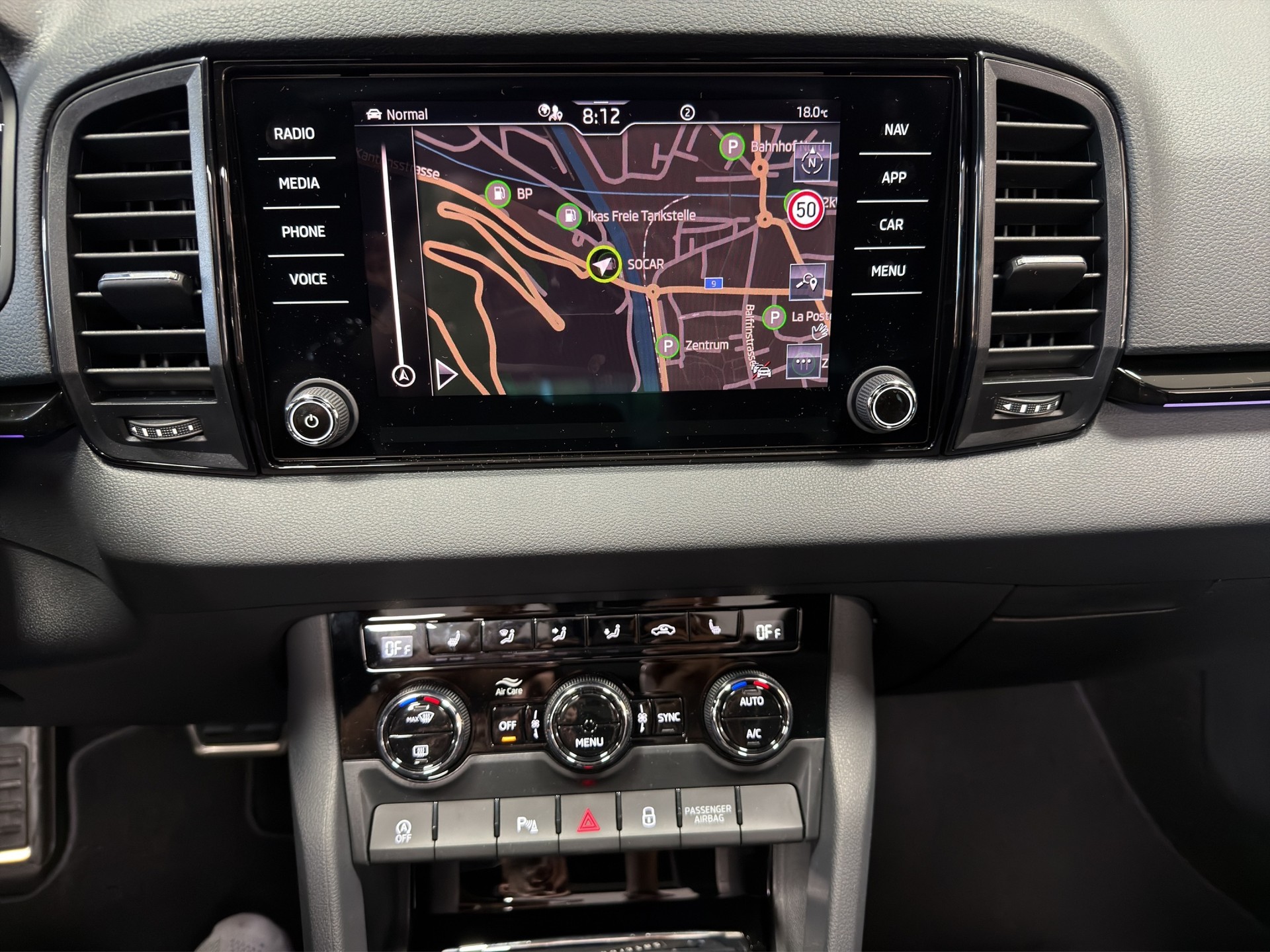 SKODA Karoq 2.0 TSI SportLine 4x4 DSG-image-26