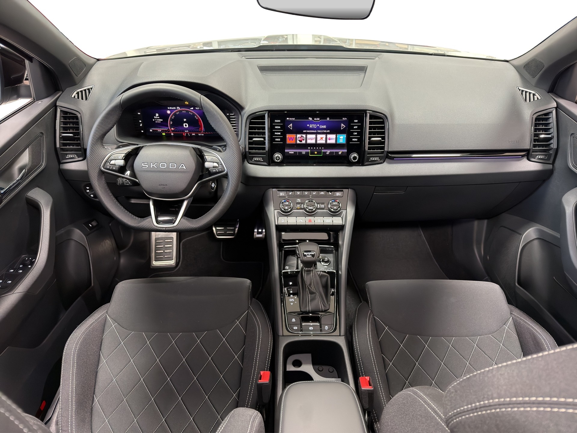SKODA Karoq 2.0 TSI SportLine 4x4 DSG-image-17