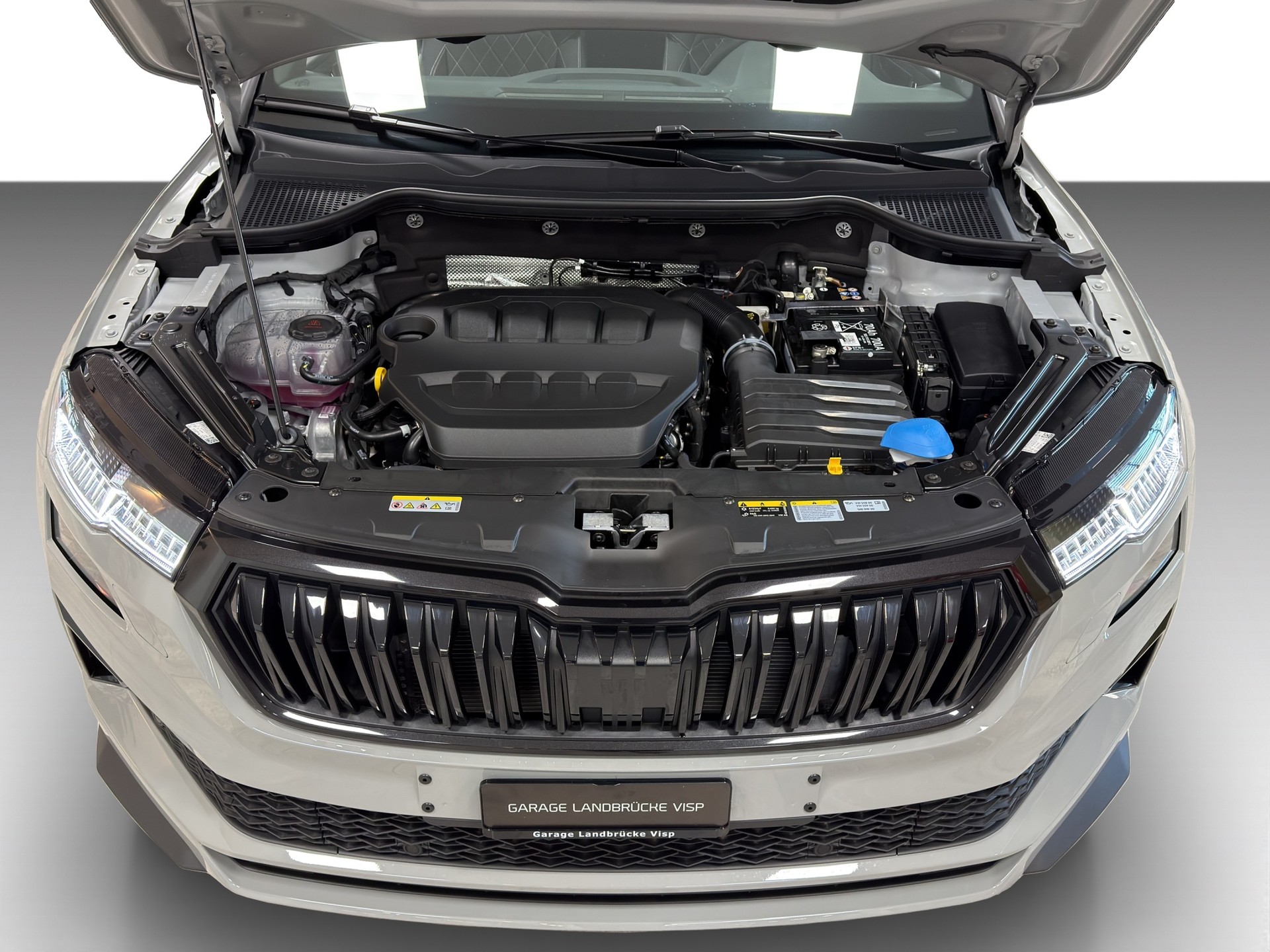 SKODA Karoq 2.0 TSI SportLine 4x4 DSG-image-3