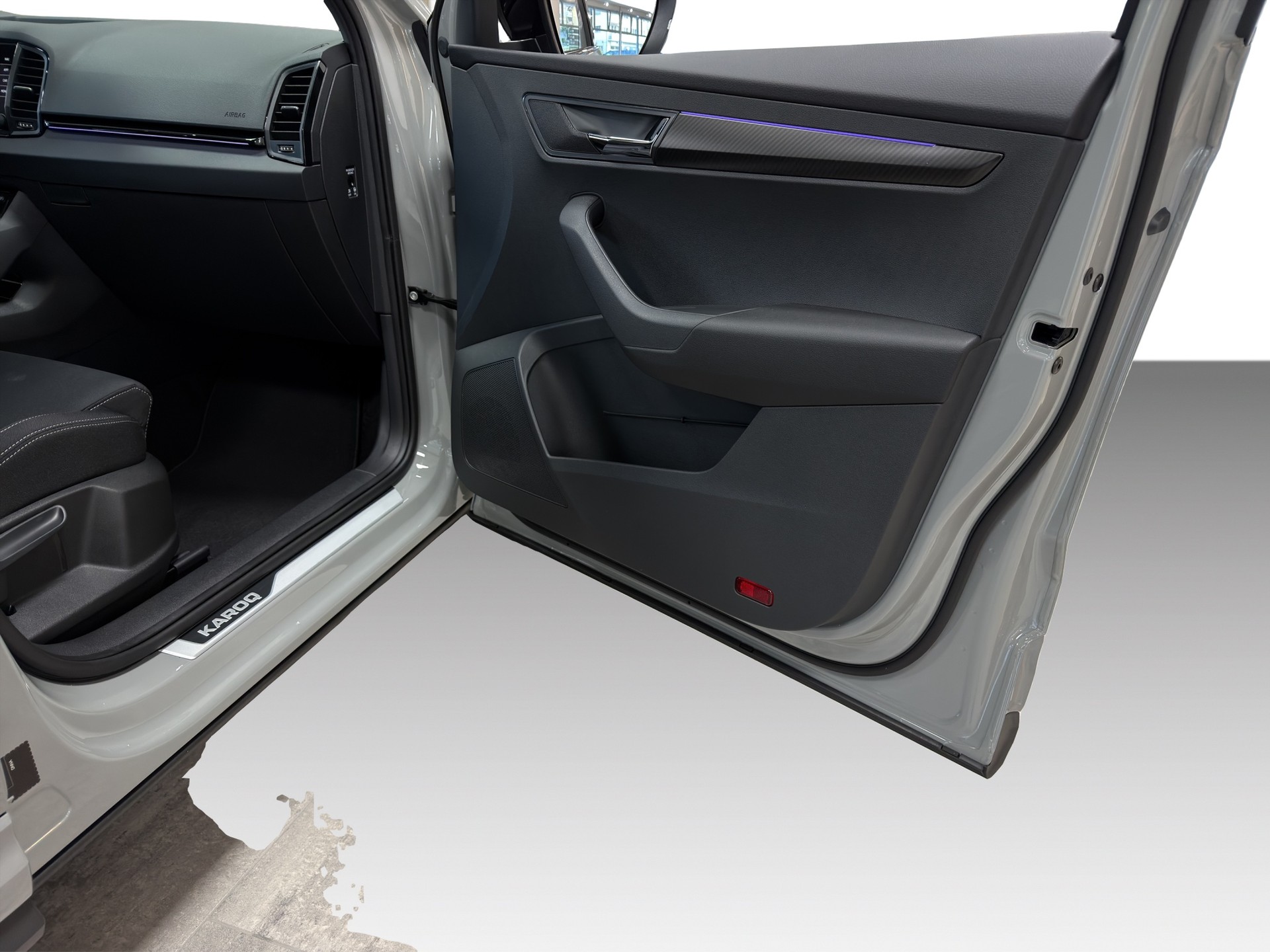 SKODA Karoq 2.0 TSI SportLine 4x4 DSG-image-6
