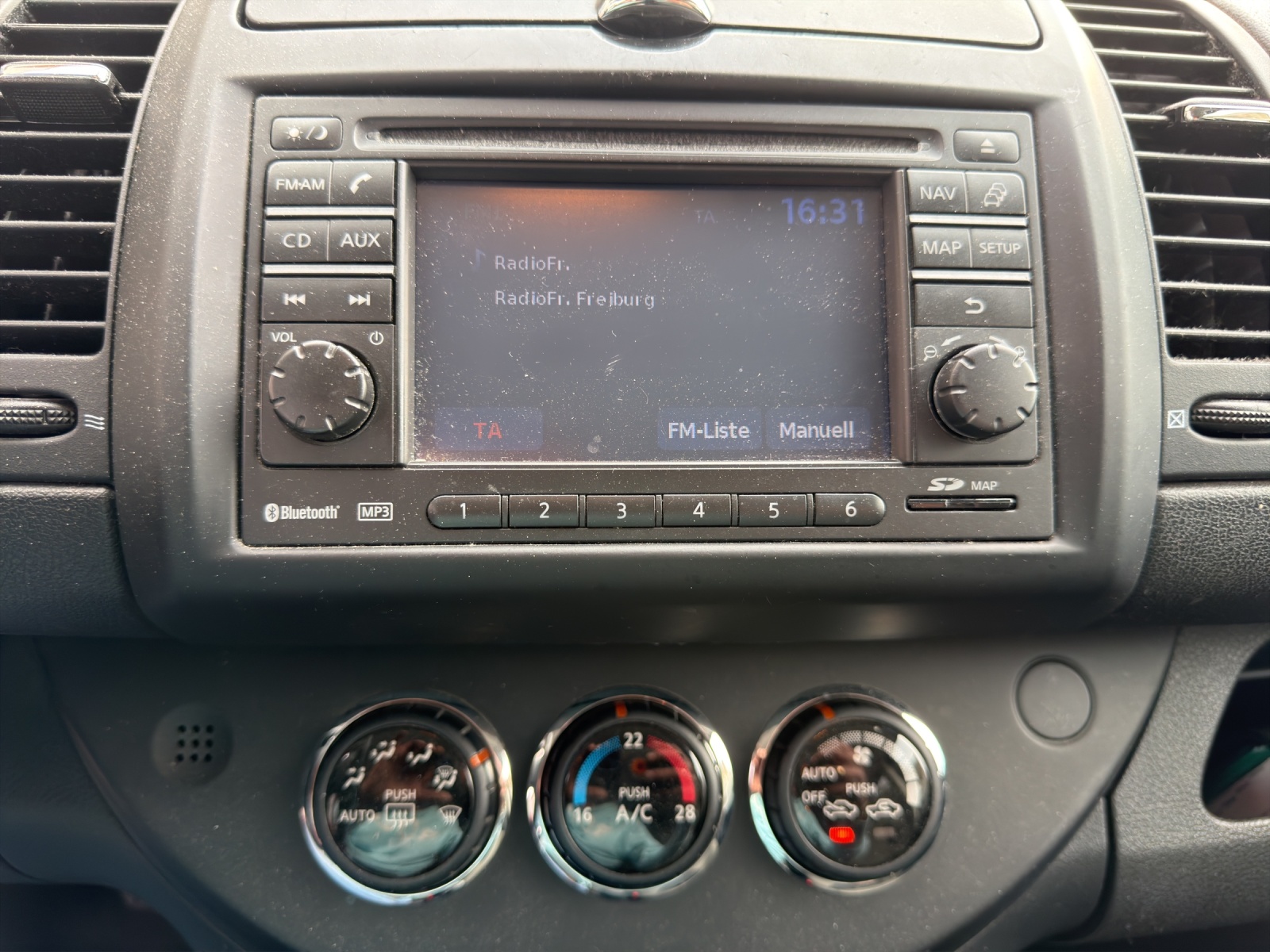 NISSAN Note 1.6 tekna-image-14