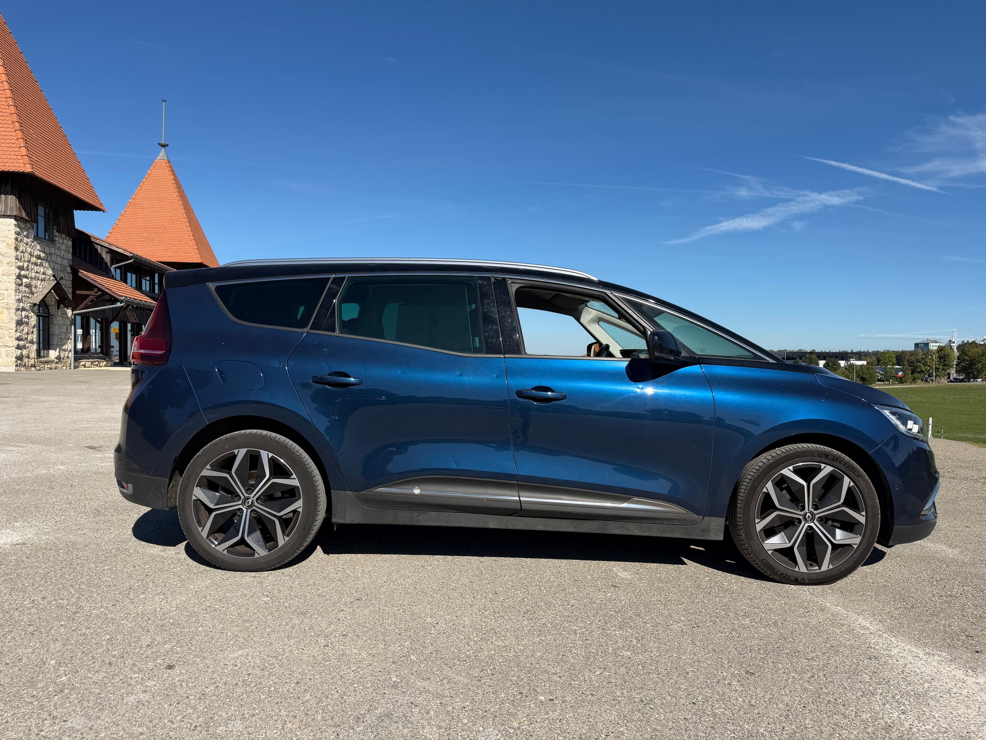 RENAULT GRAND SCENIC 1.3 16V TURBO 7 PLÄTZER VAN. NUR 43`000 KM. AUTOMAT. CH WAGEN "HAGELSCHADEN"-image-1