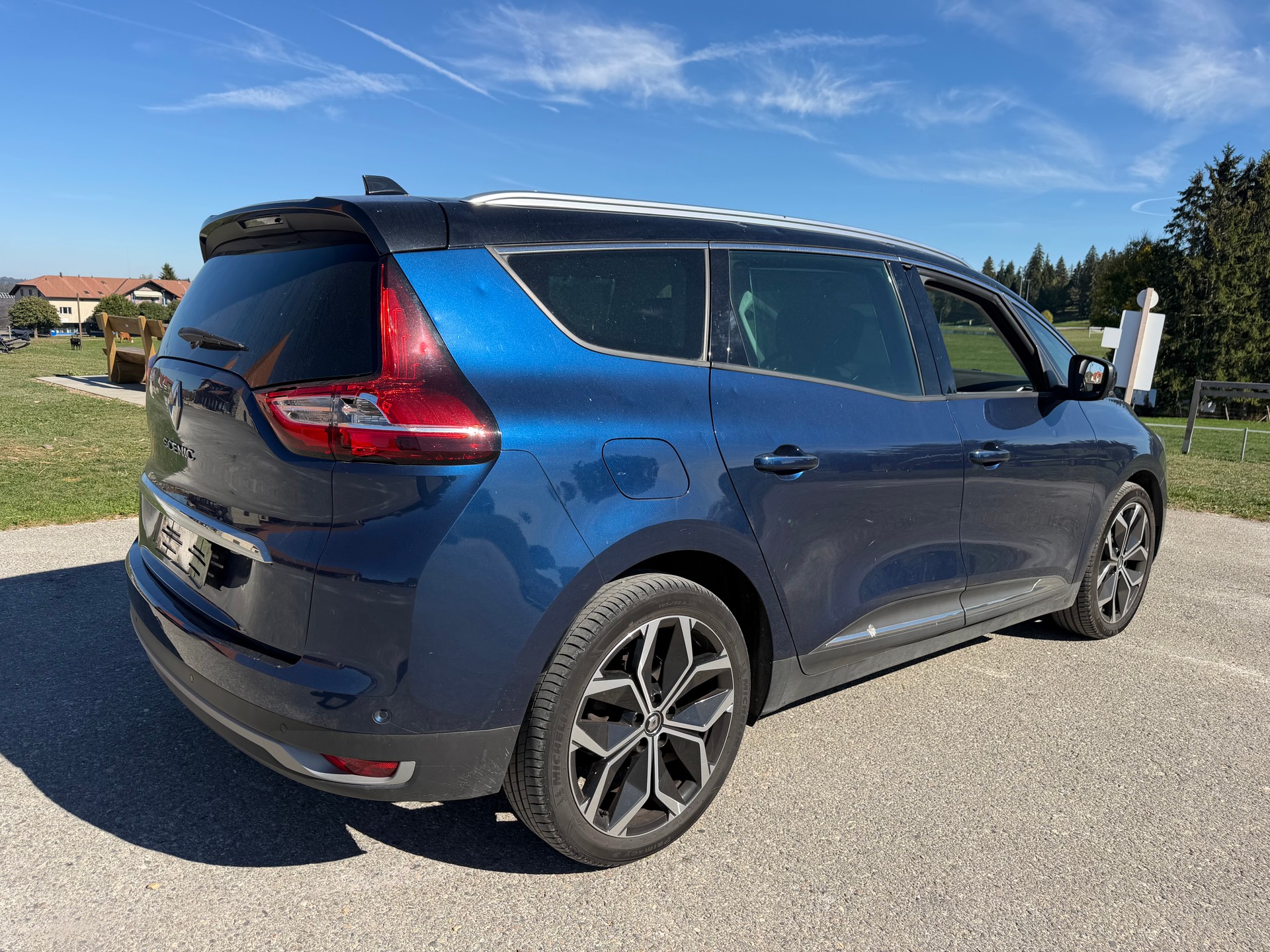 RENAULT GRAND SCENIC 1.3 16V TURBO 7 PLÄTZER VAN. NUR 43`000 KM. AUTOMAT. CH WAGEN "HAGELSCHADEN"-image-4