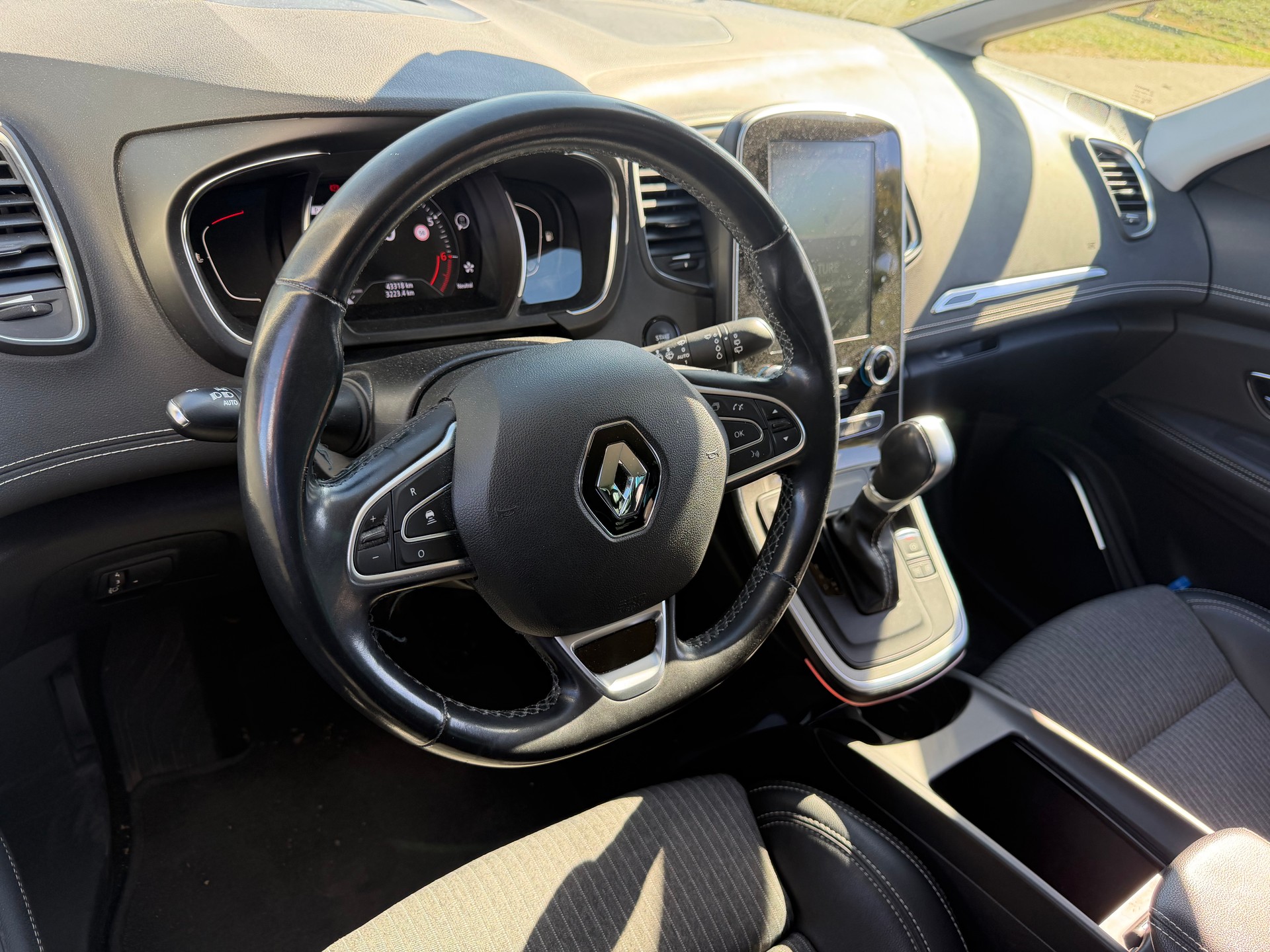 RENAULT GRAND SCENIC 1.3 16V TURBO 7 PLÄTZER VAN. NUR 43`000 KM. AUTOMAT. CH WAGEN "HAGELSCHADEN"-image-23