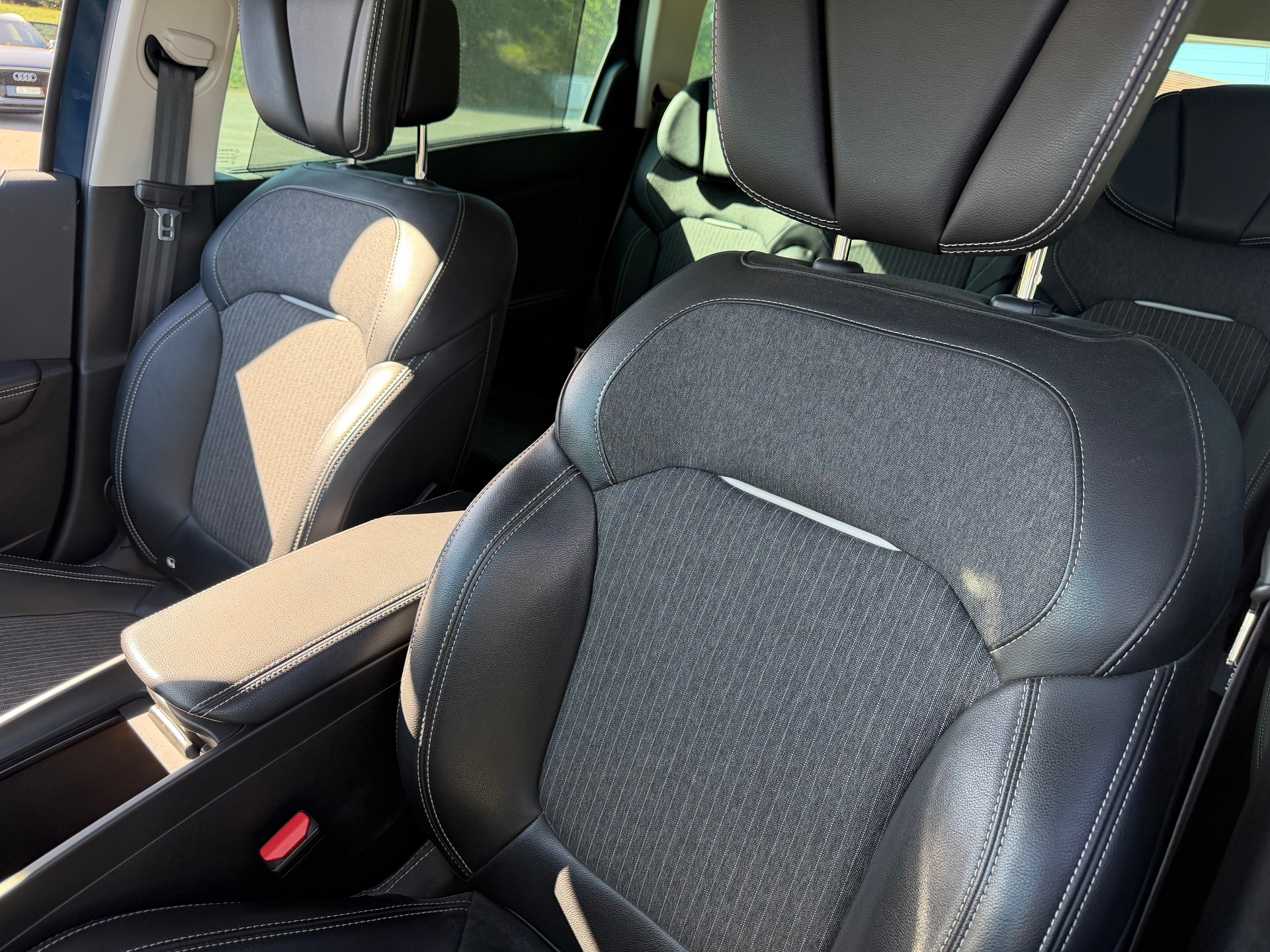 RENAULT GRAND SCENIC 1.3 16V TURBO 7 PLÄTZER VAN. NUR 43`000 KM. AUTOMAT. CH WAGEN "HAGELSCHADEN"-image-26