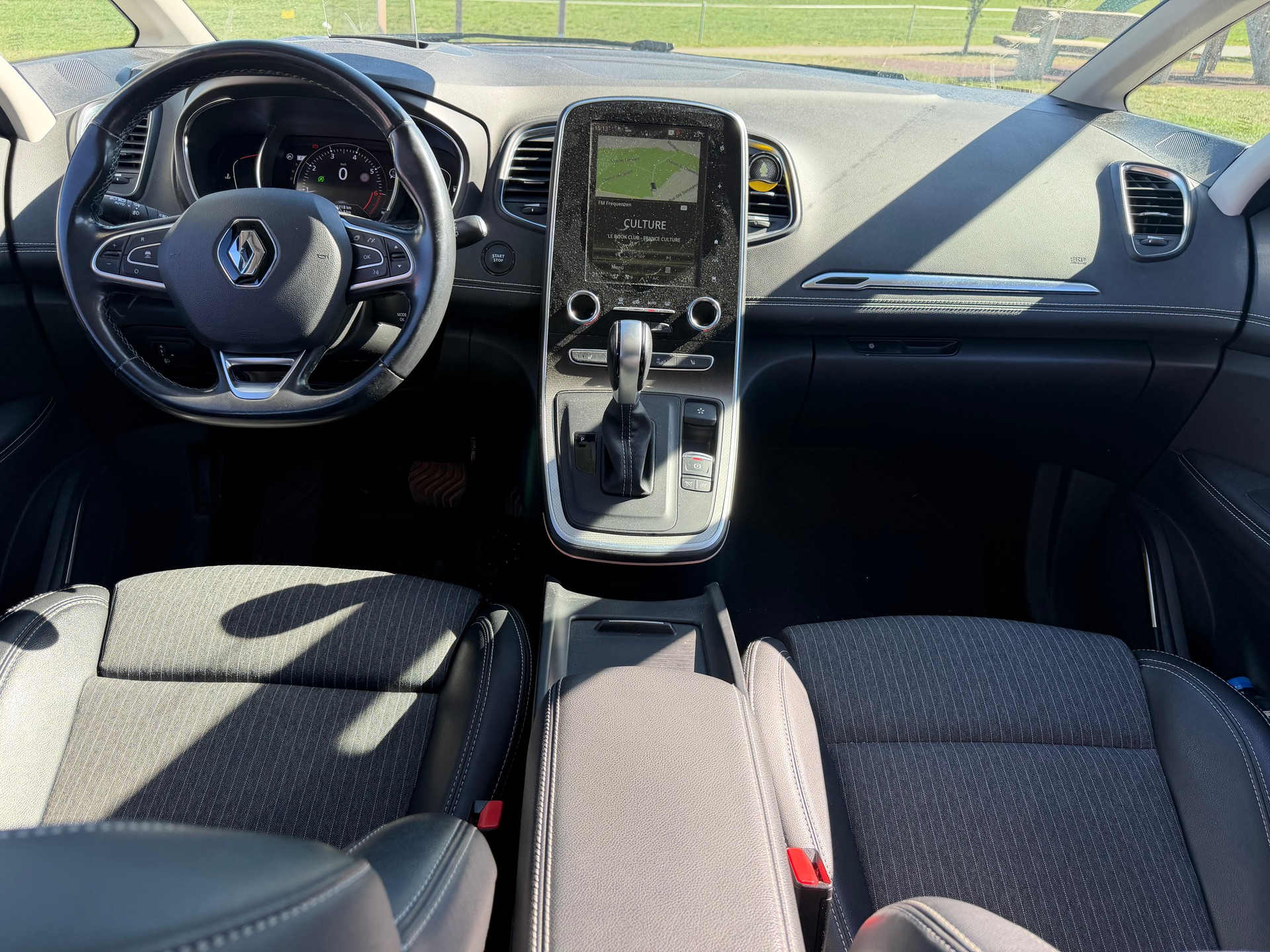 RENAULT GRAND SCENIC 1.3 16V TURBO 7 PLÄTZER VAN. NUR 43`000 KM. AUTOMAT. CH WAGEN "HAGELSCHADEN"-image-21