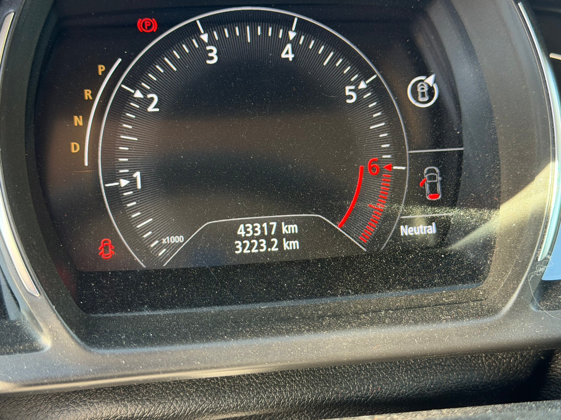 RENAULT GRAND SCENIC 1.3 16V TURBO 7 PLÄTZER VAN. NUR 43`000 KM. AUTOMAT. CH WAGEN "HAGELSCHADEN"-image-30