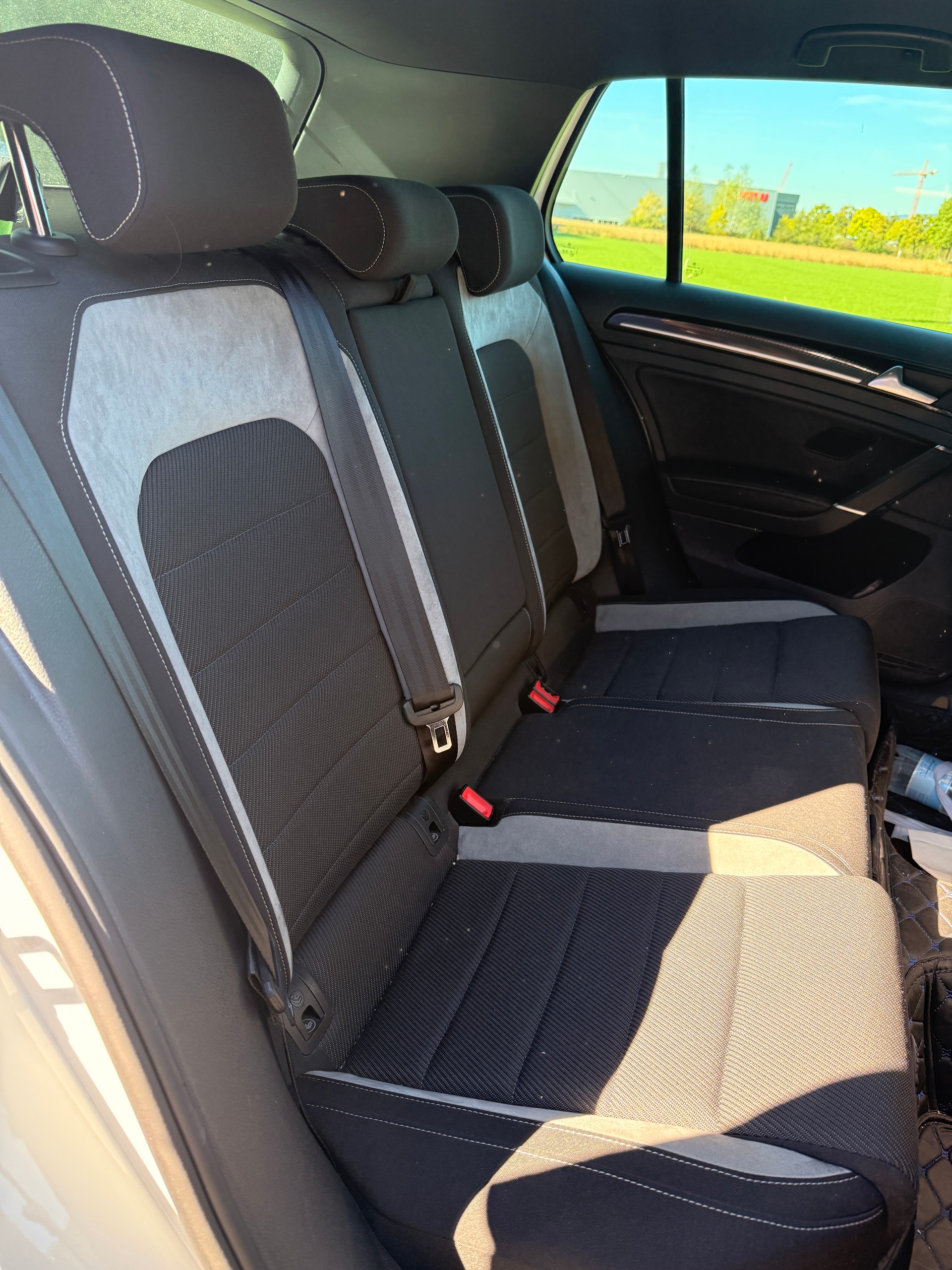 VW 2.0 TSI R DSG 4motion-image-5