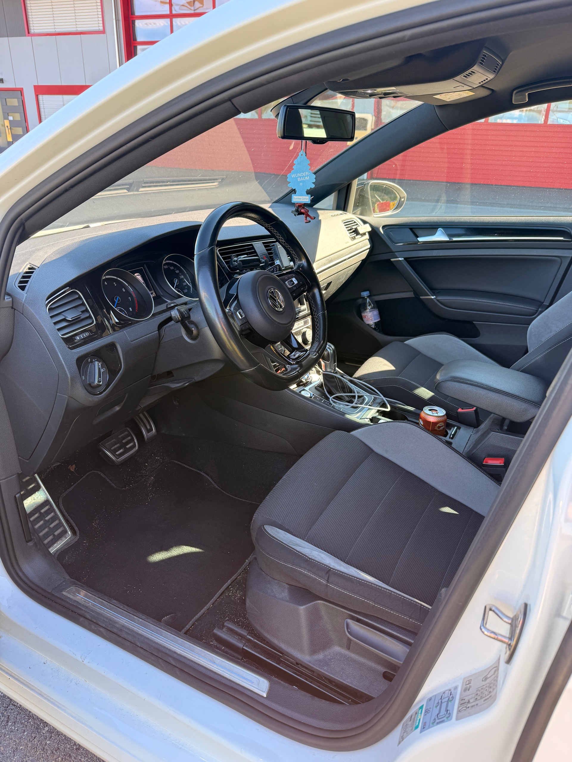 VW 2.0 TSI R DSG 4motion-image-3