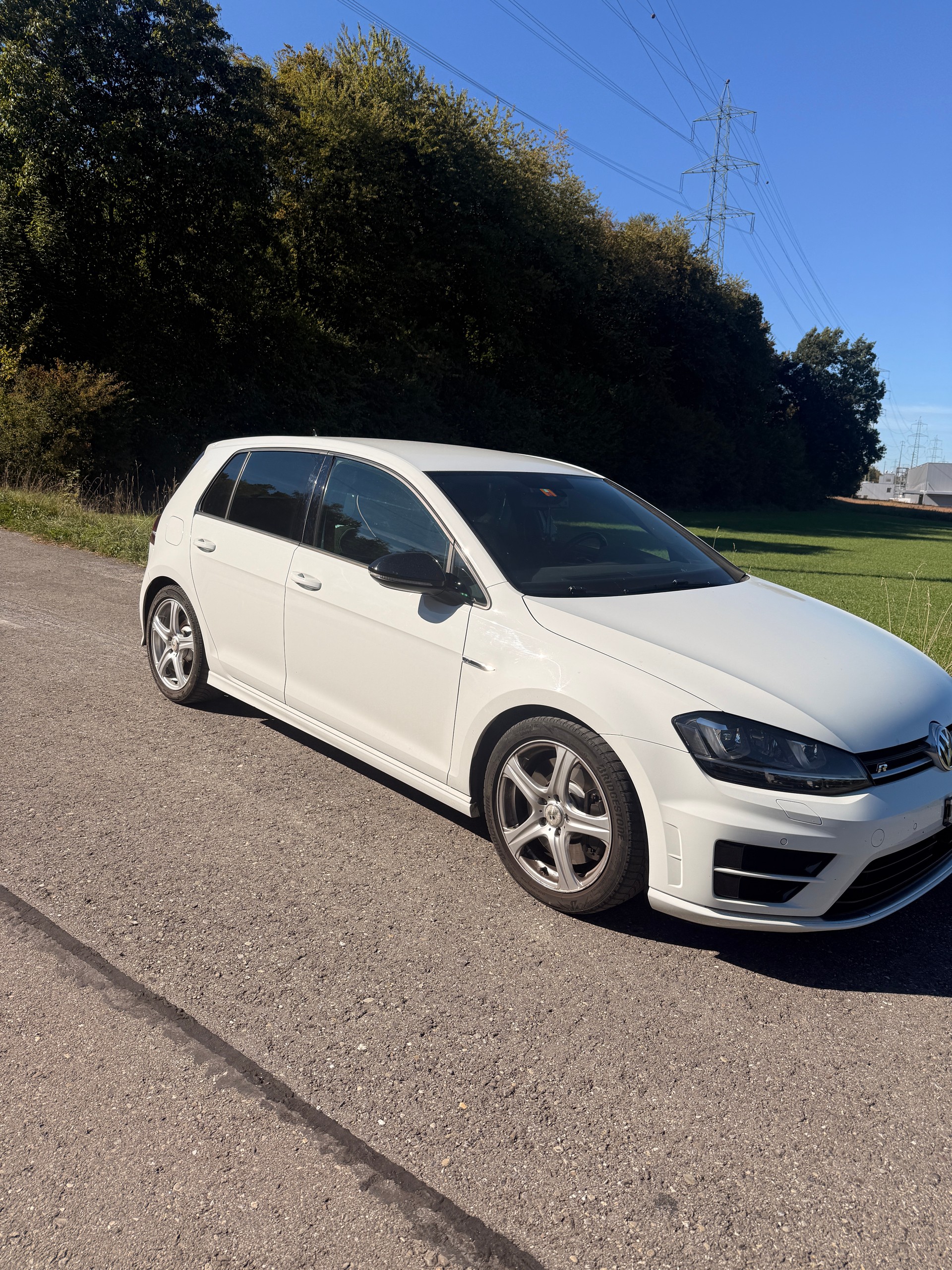 VW 2.0 TSI R DSG 4motion-image-1