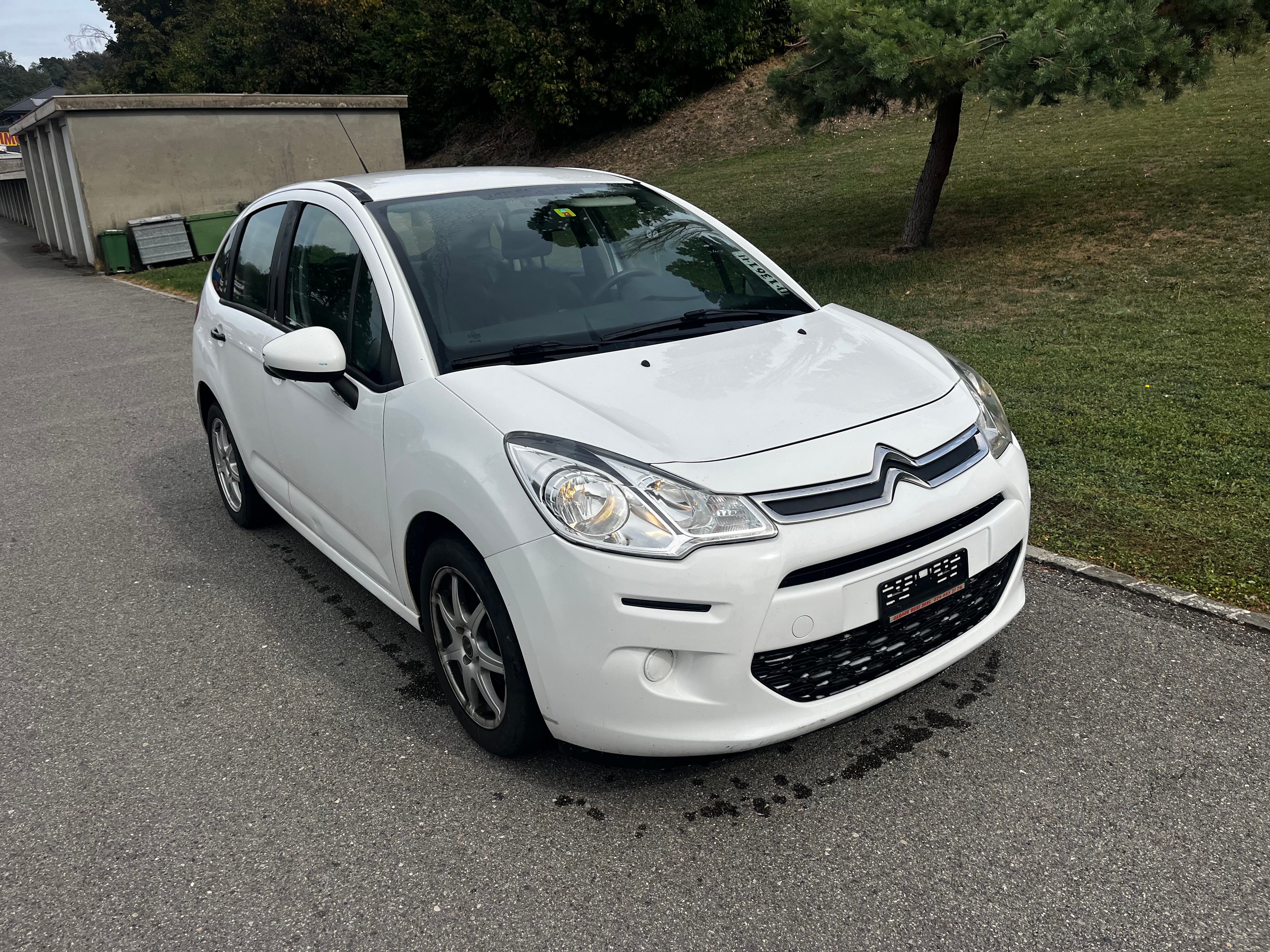 Car photo