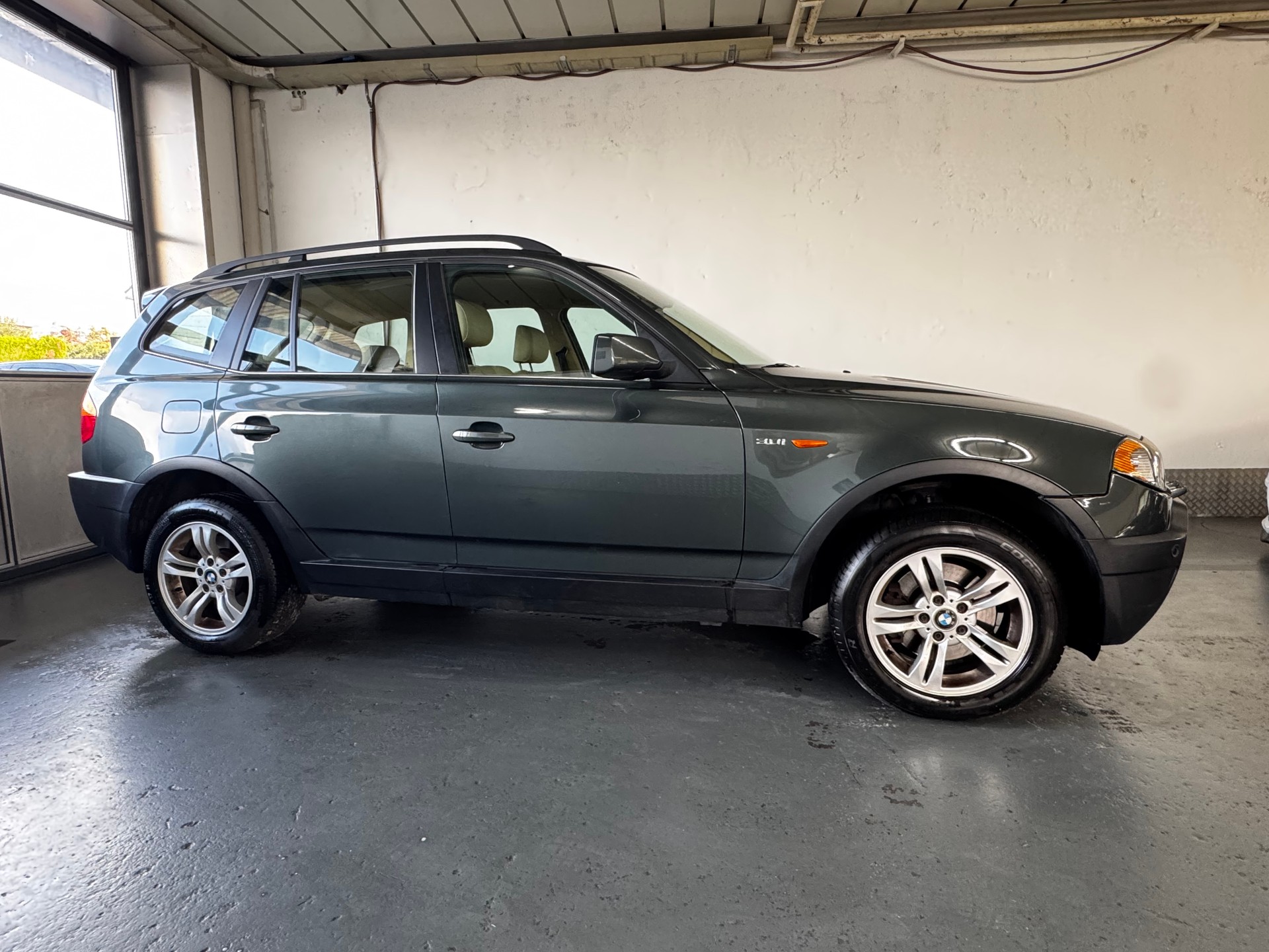 BMW X3 3.0i-image-6