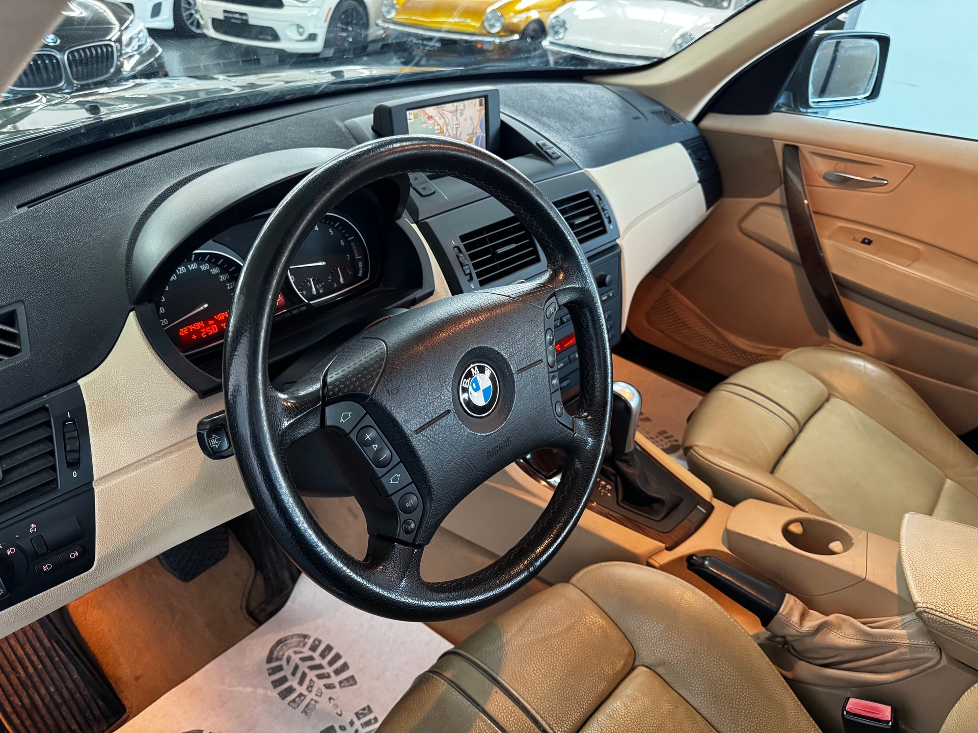 BMW X3 3.0i-image-11