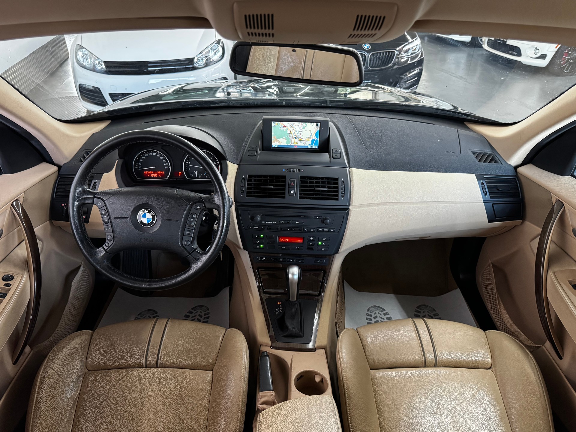 BMW X3 3.0i-image-14