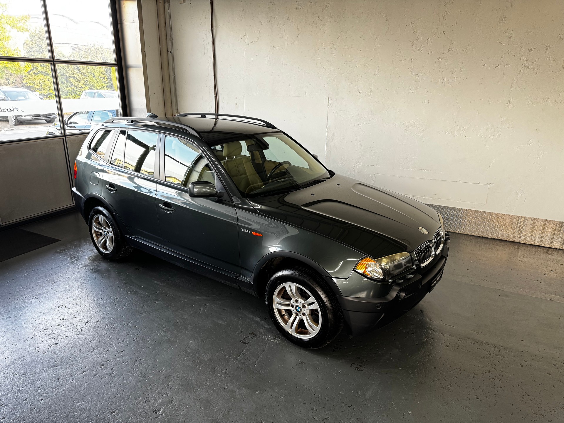 BMW X3 3.0i-image-0