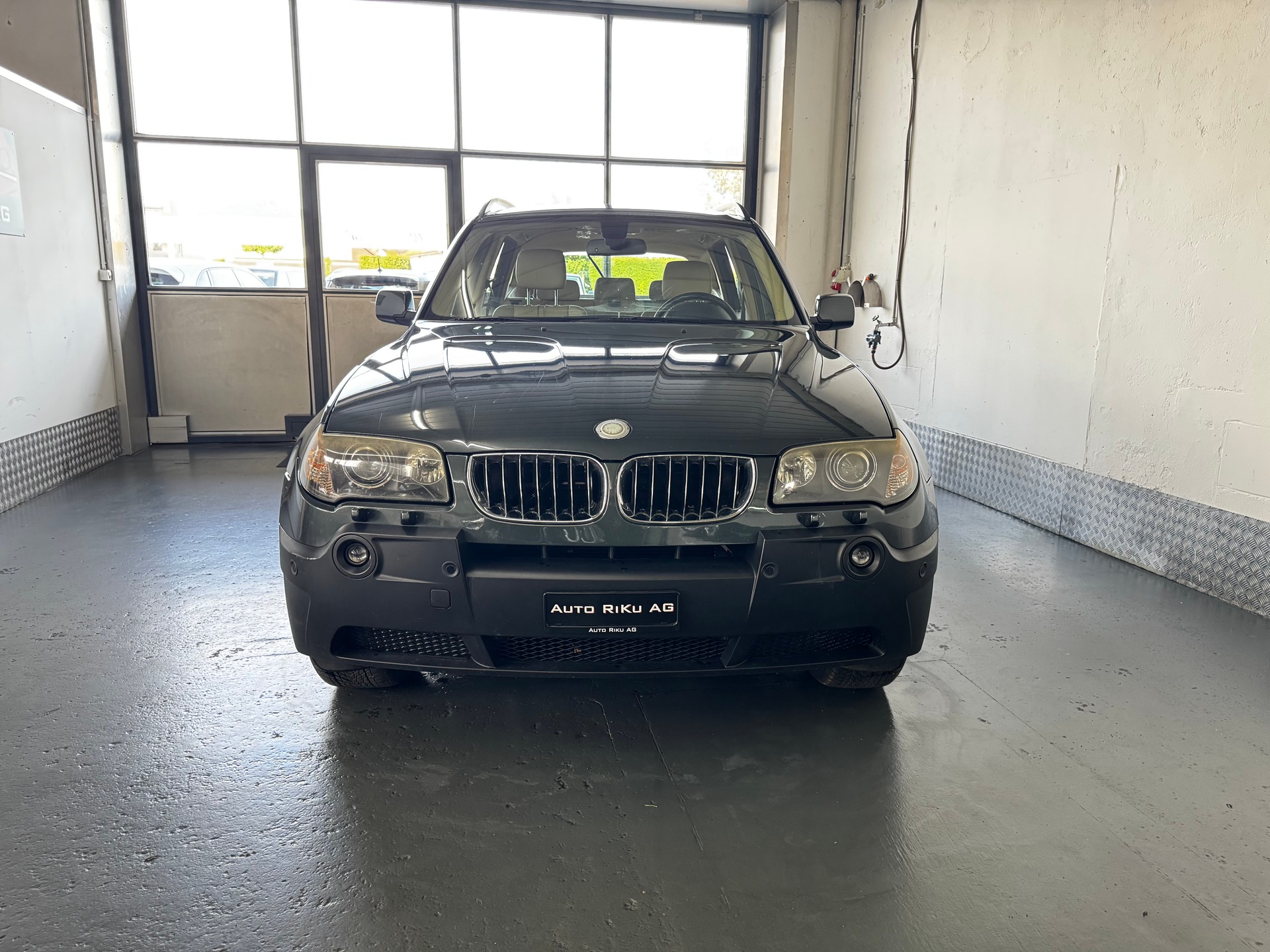 BMW X3 3.0i-image-3
