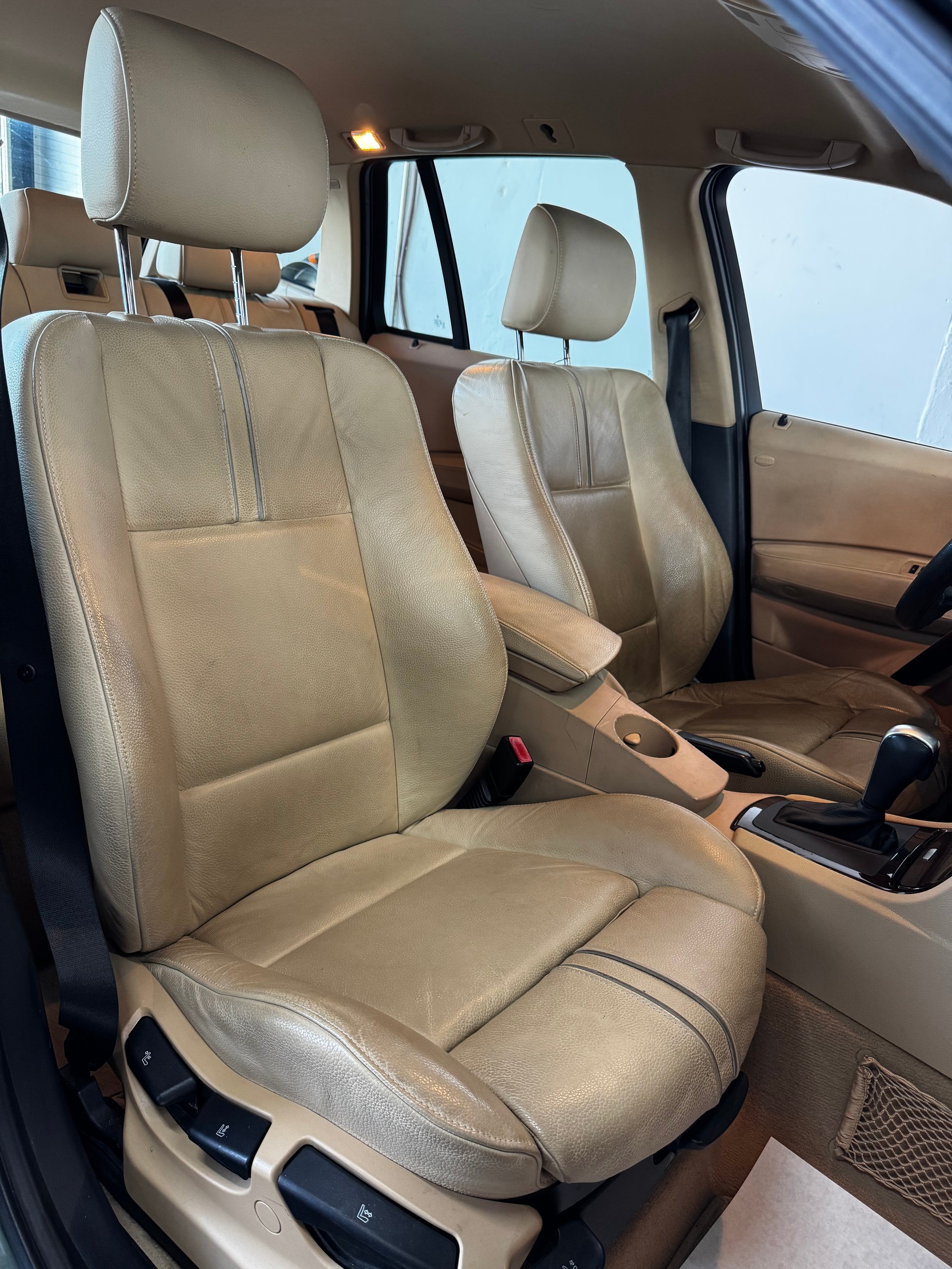 BMW X3 3.0i-image-18