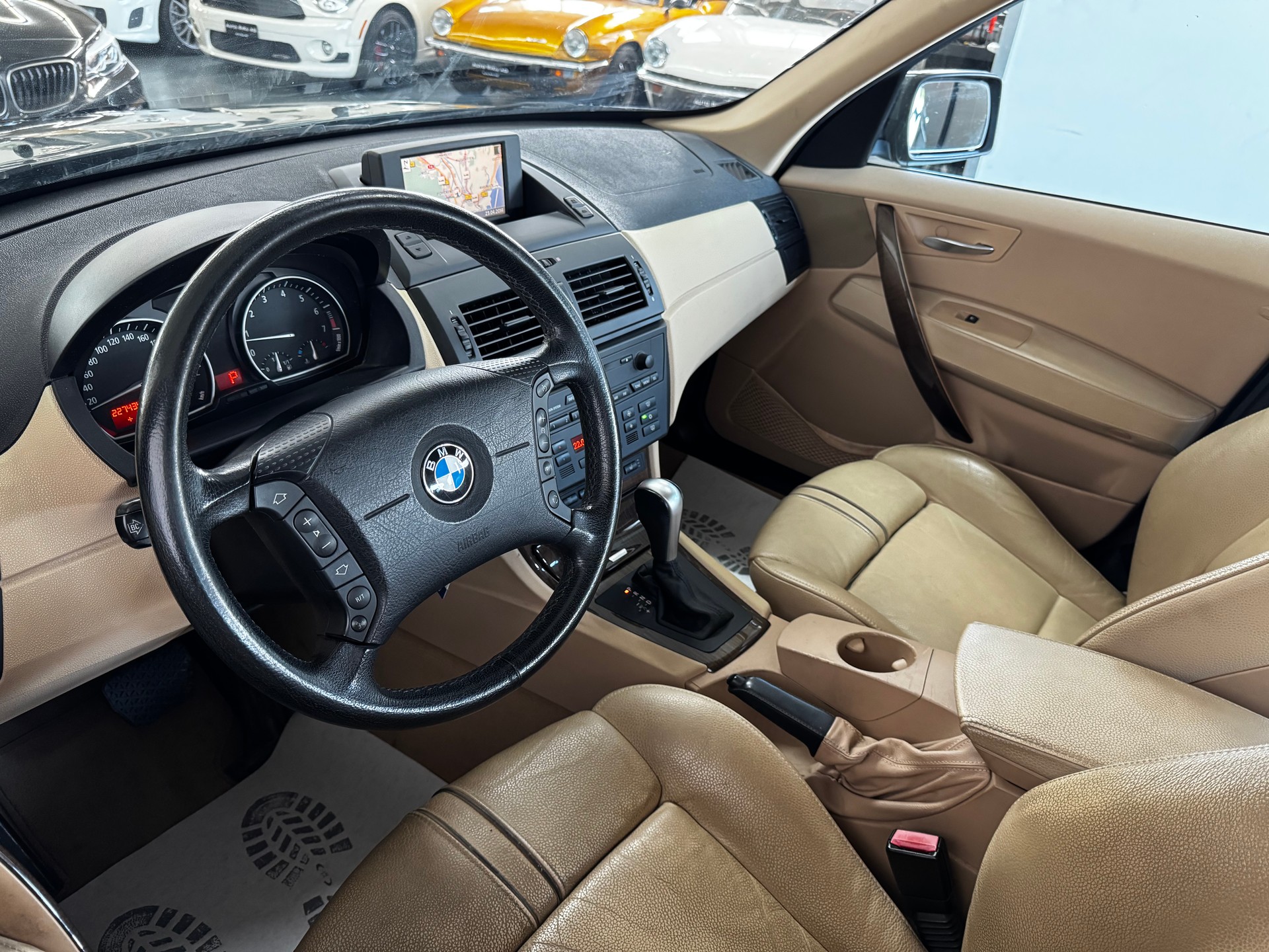BMW X3 3.0i-image-12