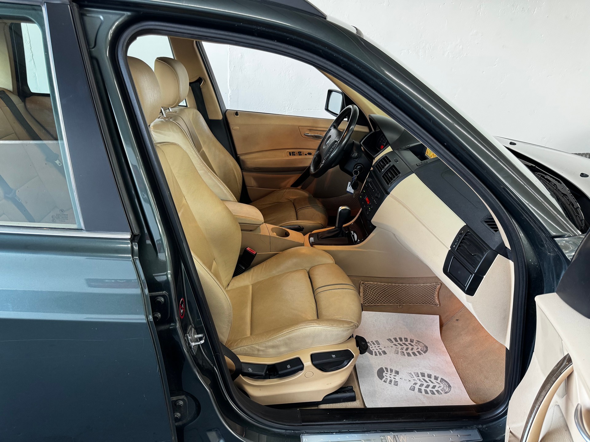 BMW X3 3.0i-image-17