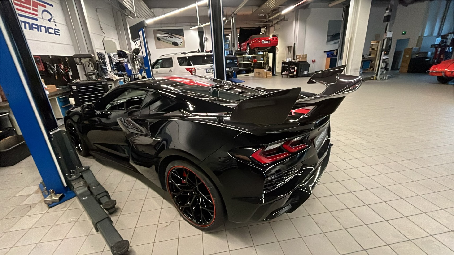 CHEVROLET Corvette ZR1-image-1