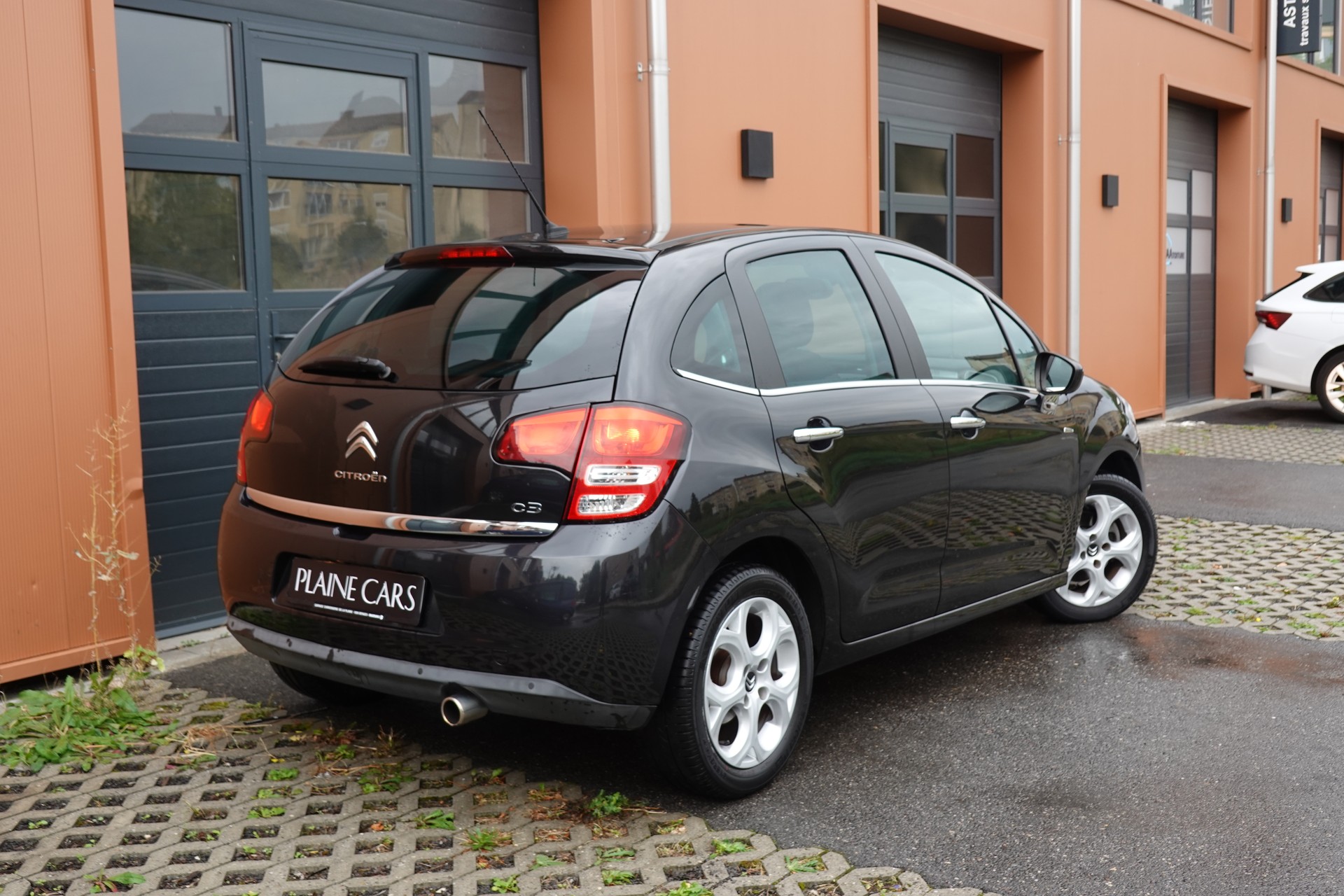 CITROEN C3 1.6i 16V Exclusive Automatic " * Véhicule CH * Tempomat * 8 Roues * intérieur tissus *"-image-6