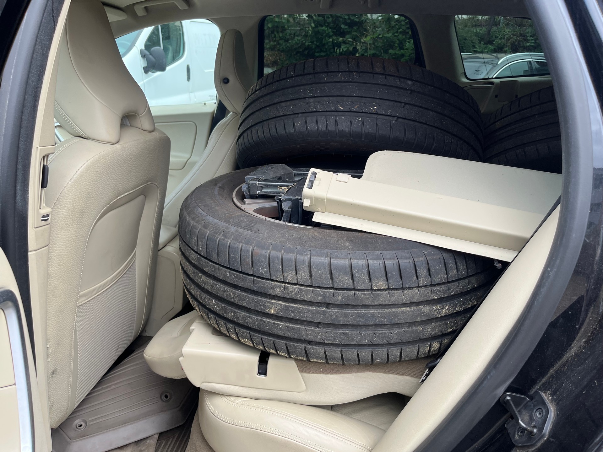 VOLVO XC60 D5 AWD Summum-image-9