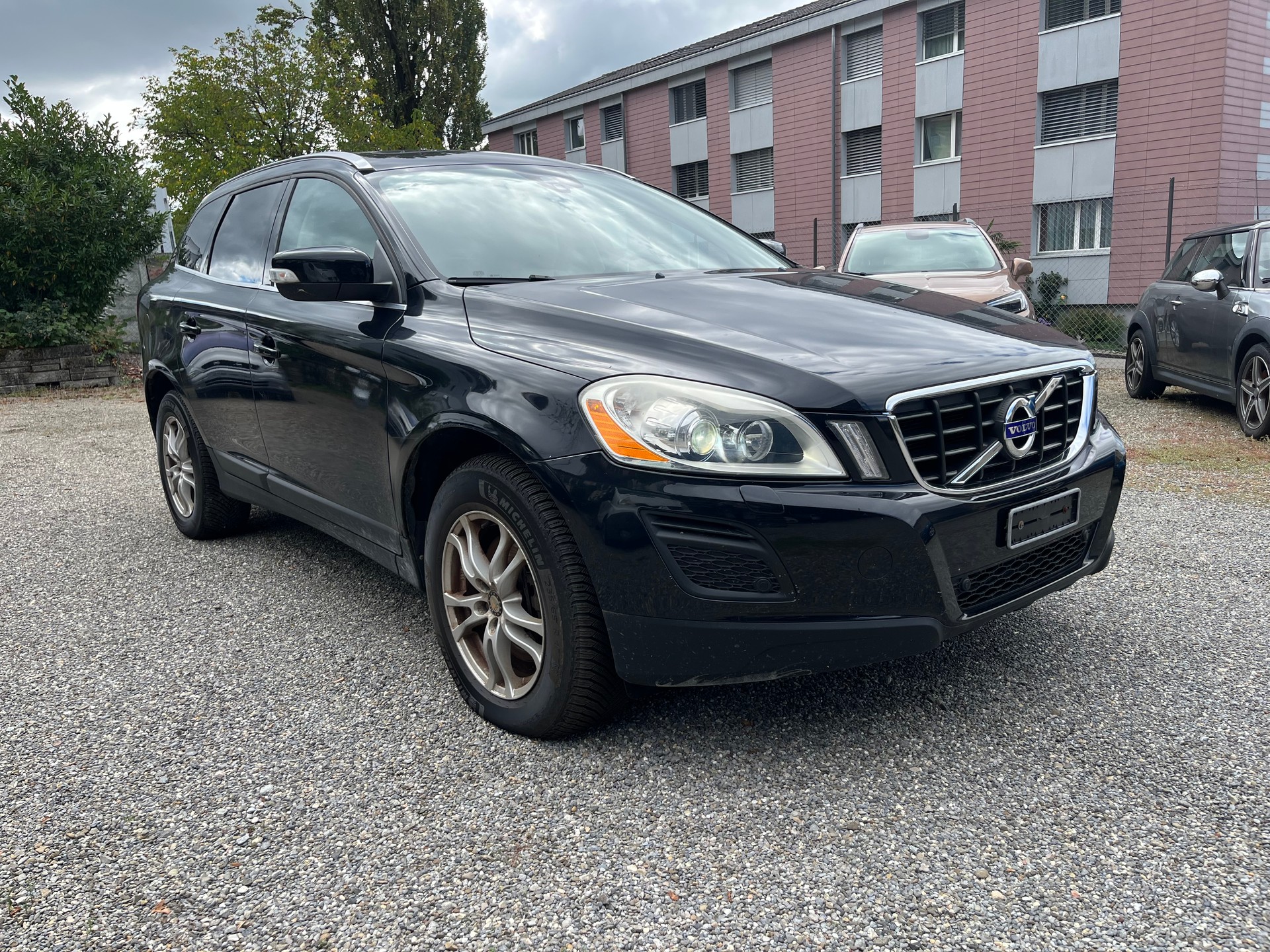 VOLVO XC60 D5 AWD Summum-image-2