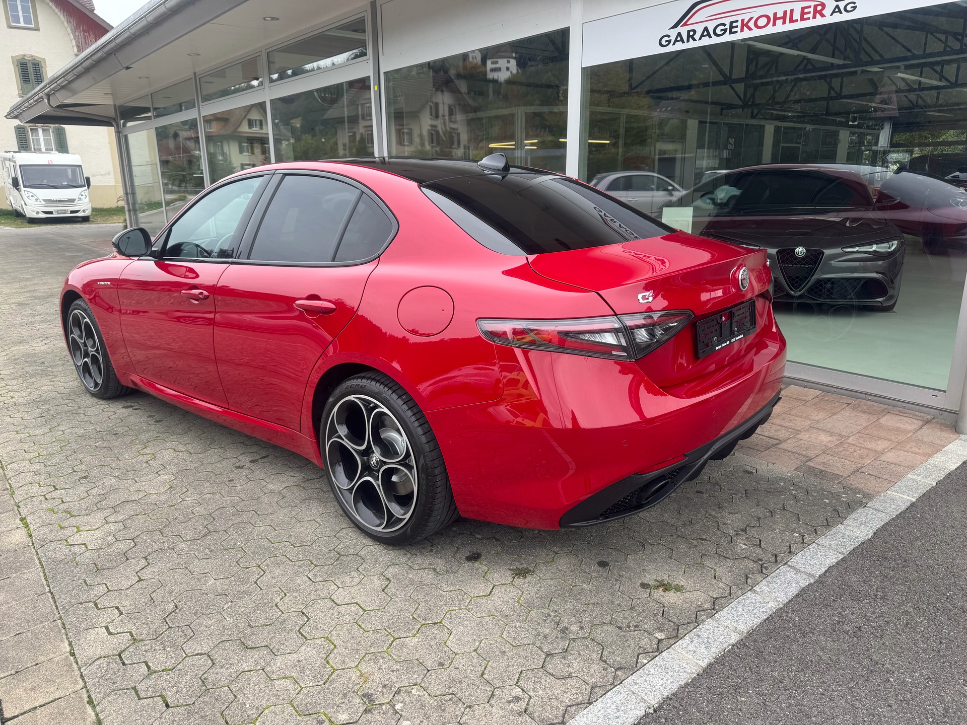 ALFA ROMEO Giulia Veloce 2.0 280PS Q4 AT8 Pack Sky MY23/24-image-4