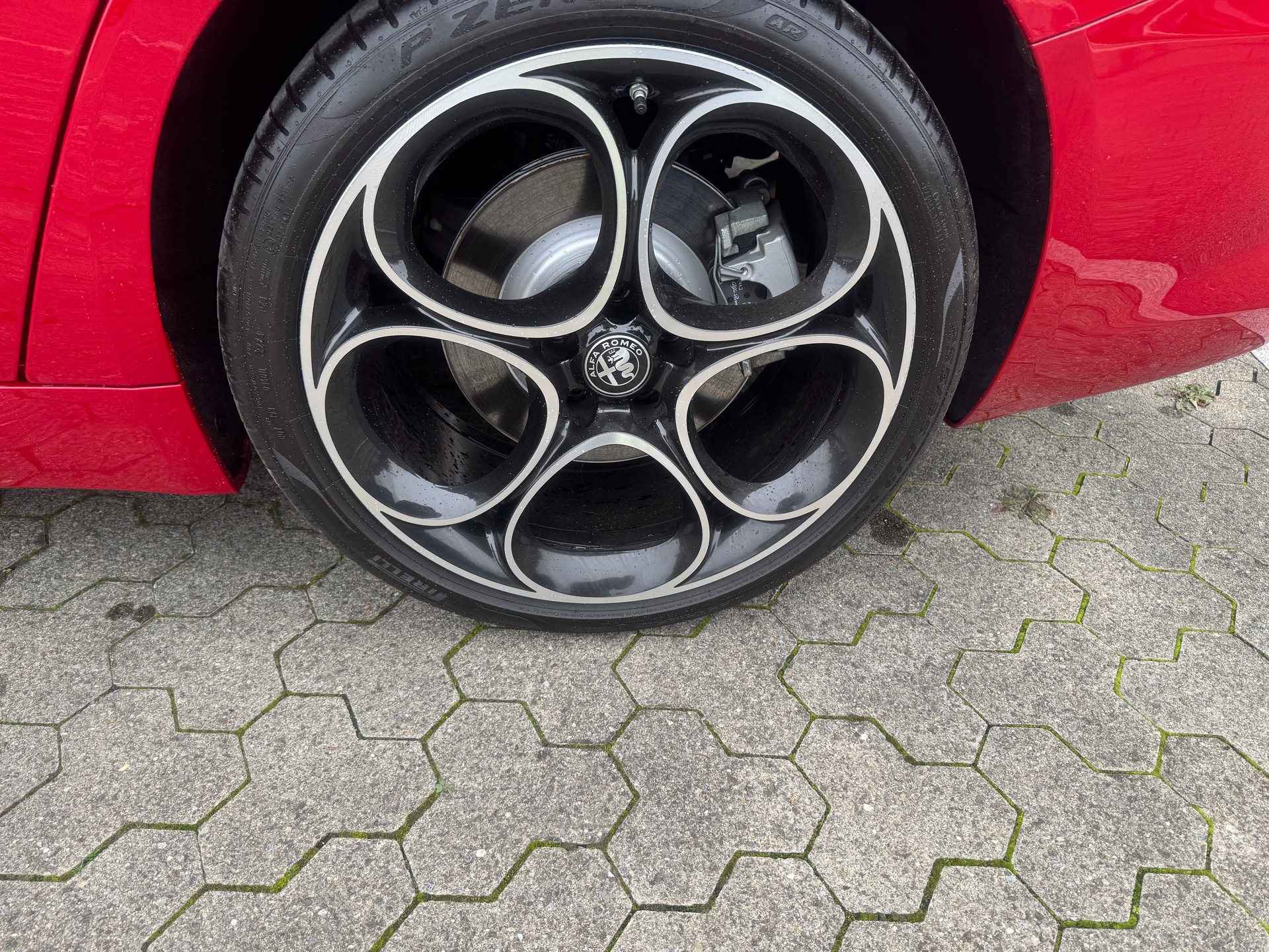 ALFA ROMEO Giulia Veloce 2.0 280PS Q4 AT8 Pack Sky MY23/24-image-14