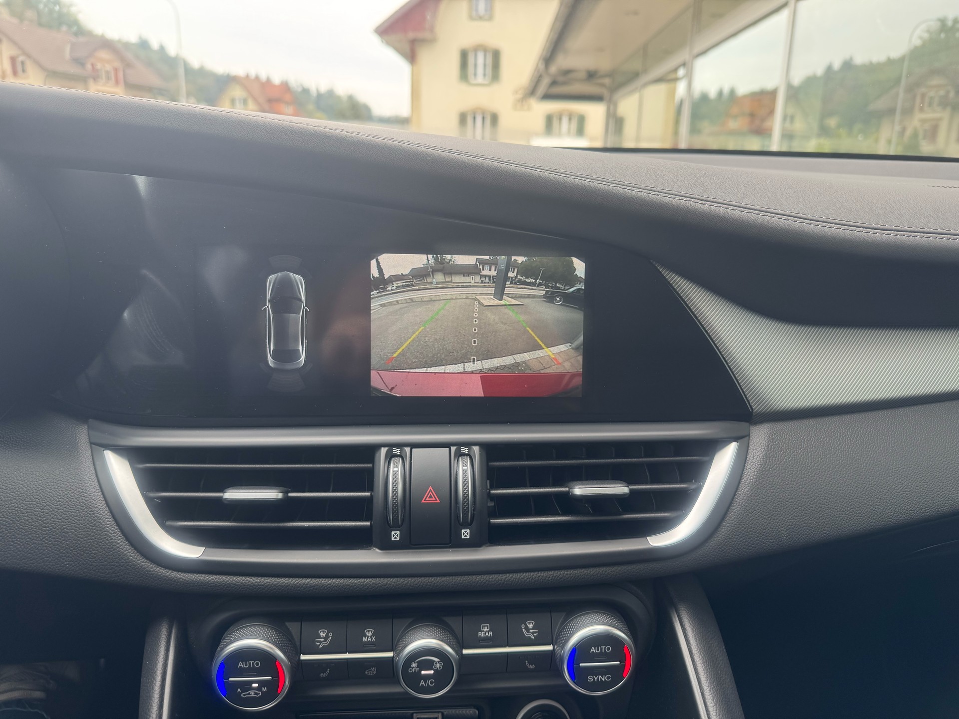 ALFA ROMEO Giulia Veloce 2.0 280PS Q4 AT8 Pack Sky MY23/24-image-9