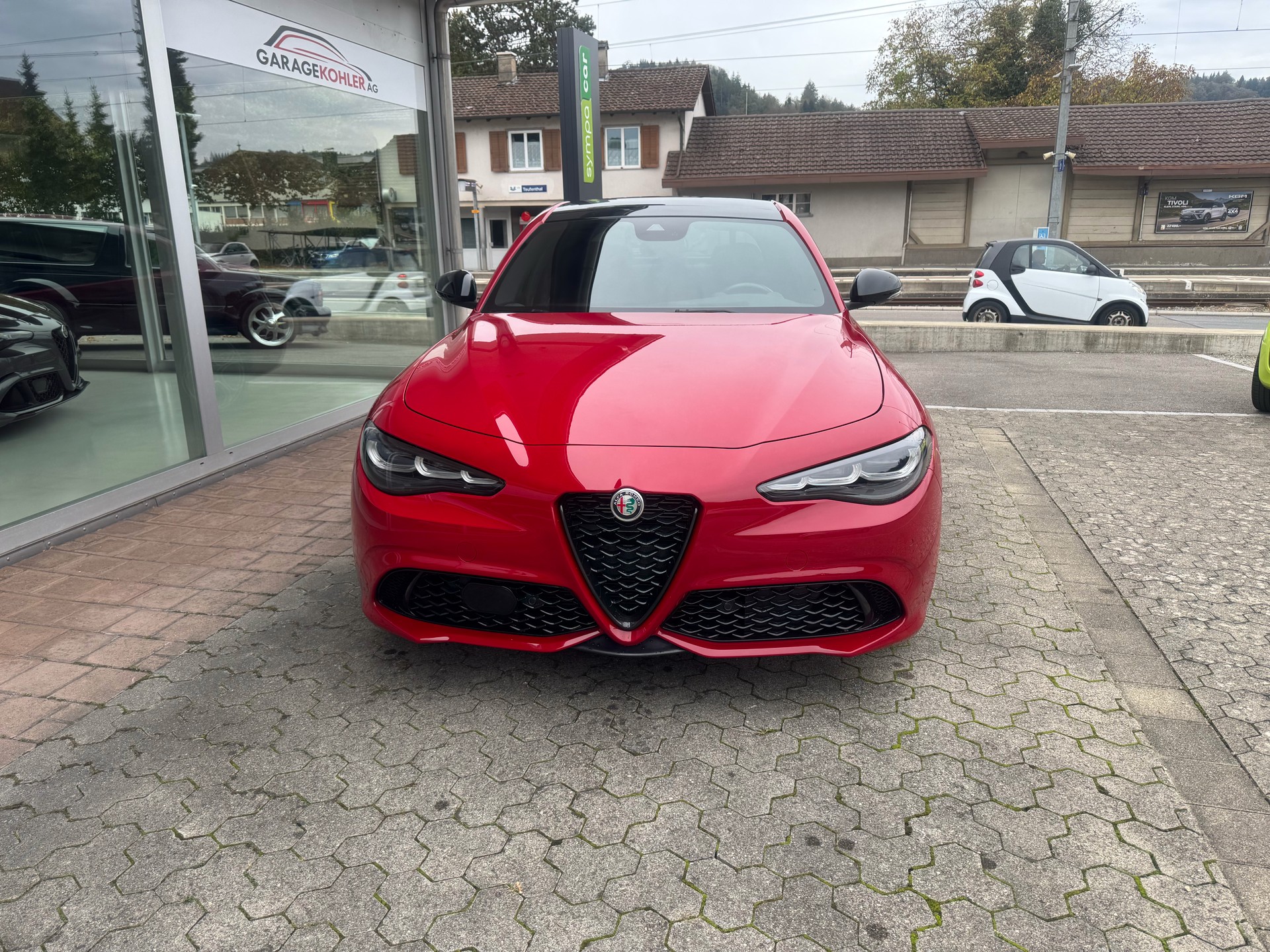 ALFA ROMEO Giulia Veloce 2.0 280PS Q4 AT8 Pack Sky MY23/24-image-2