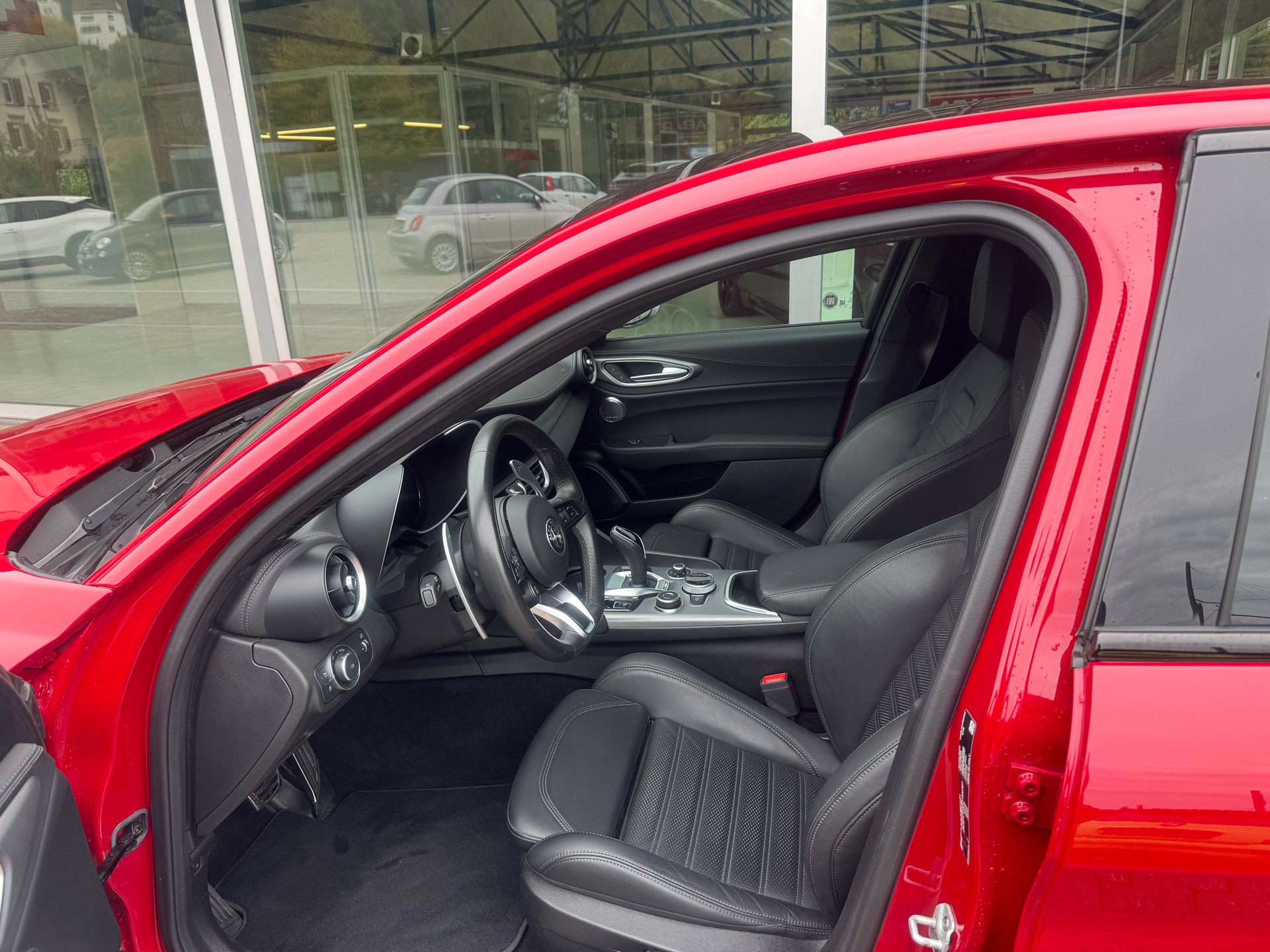 ALFA ROMEO Giulia Veloce 2.0 280PS Q4 AT8 Pack Sky MY23/24-image-6
