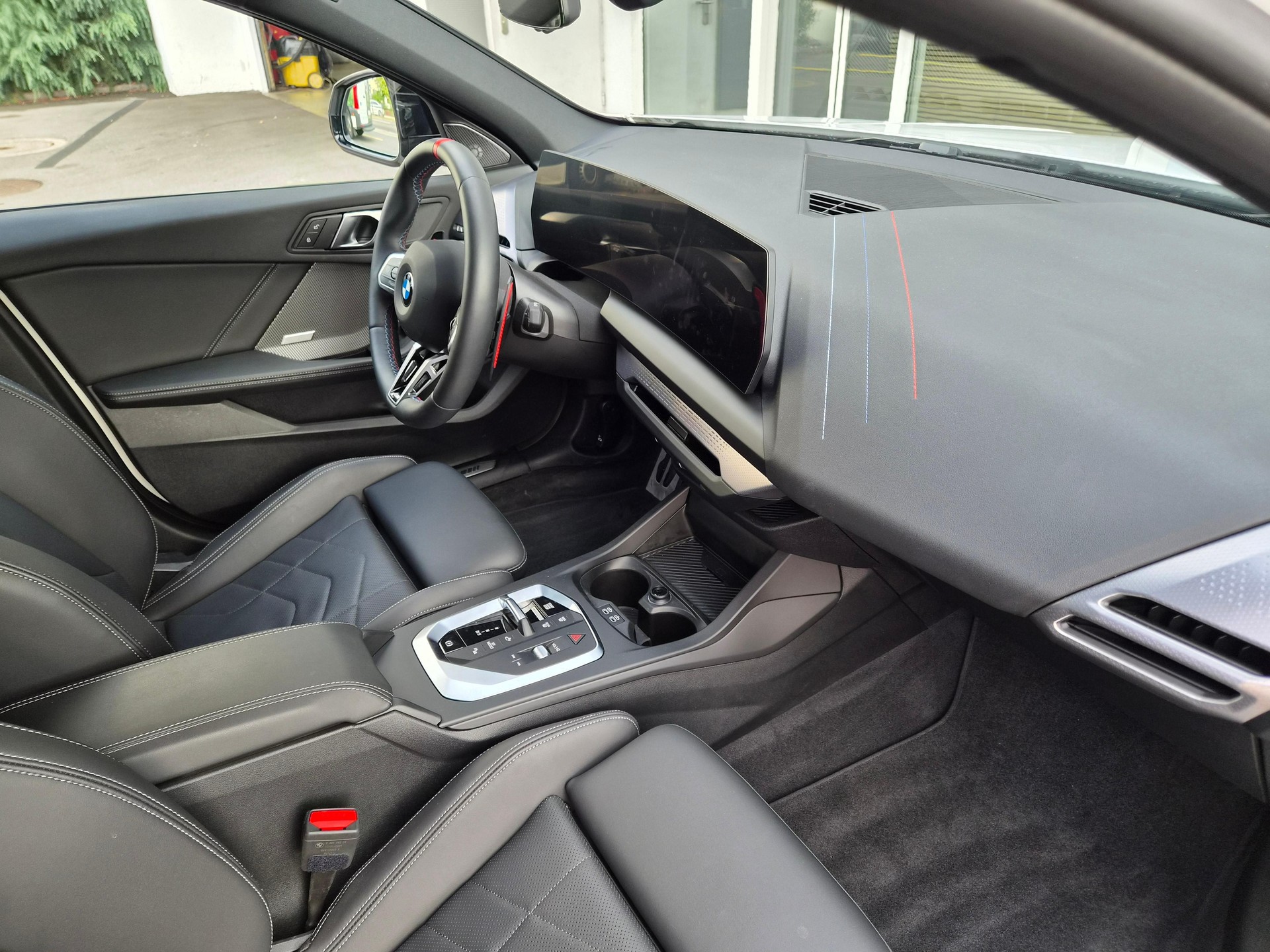 BMW 1er Reihe F70 M135i xDrive-image-12