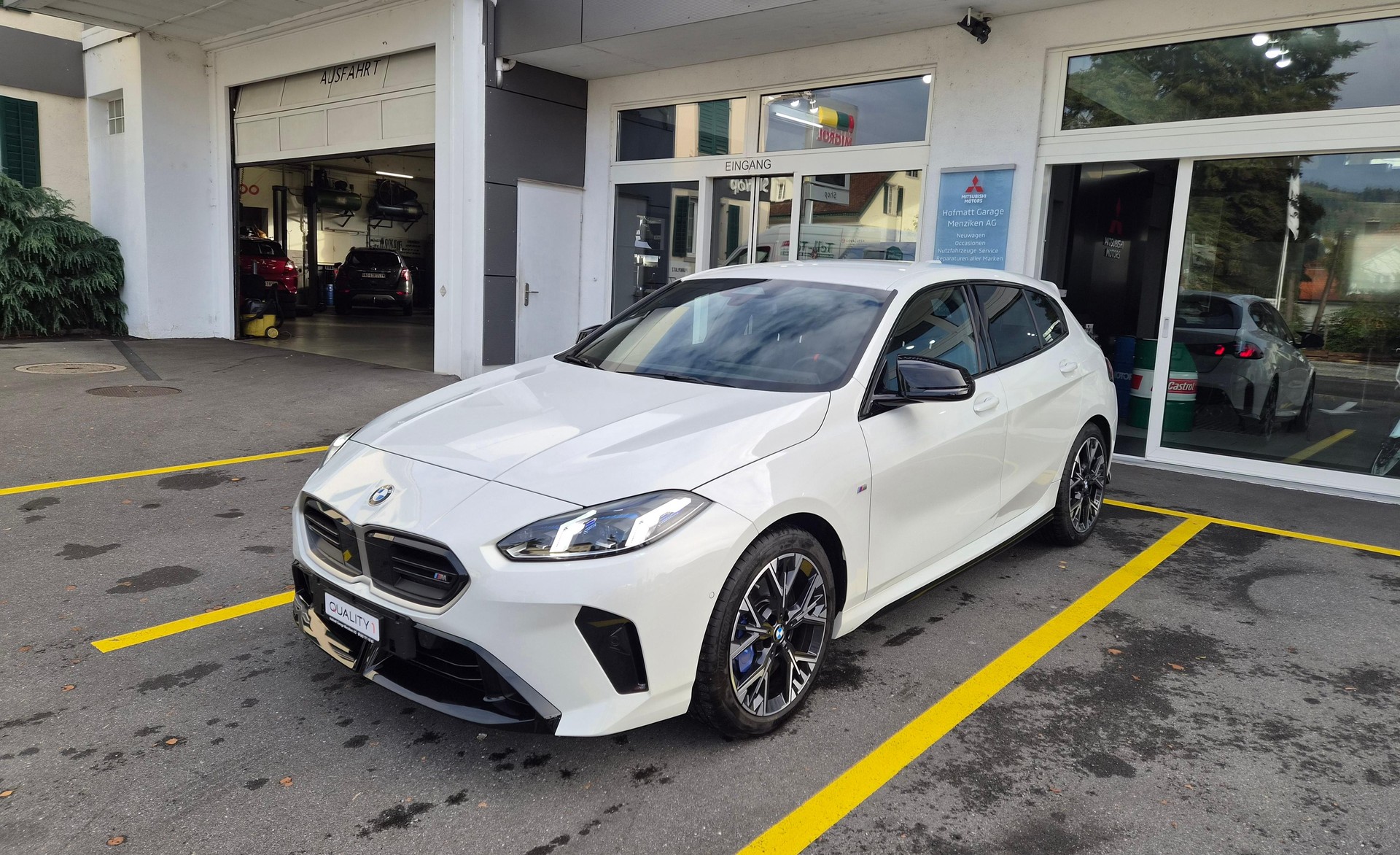 BMW 1er Reihe F70 M135i xDrive-image-1